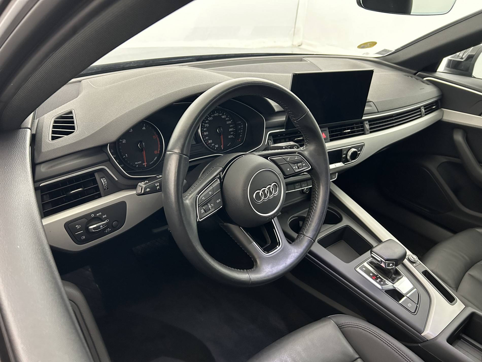Vente en ligne Audi A4 Avant  35 TDI 163 S tronic 7 au prix de 28 790 €