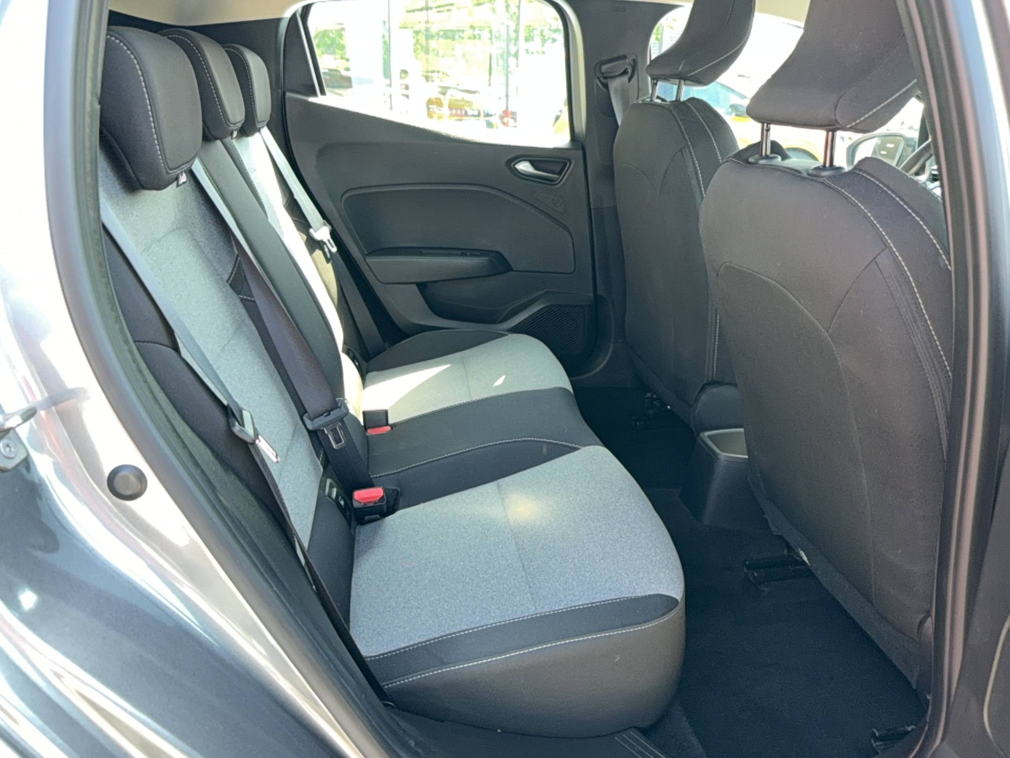 Vente en ligne Renault Clio 5 Clio TCe 90 au prix de 15 990 €