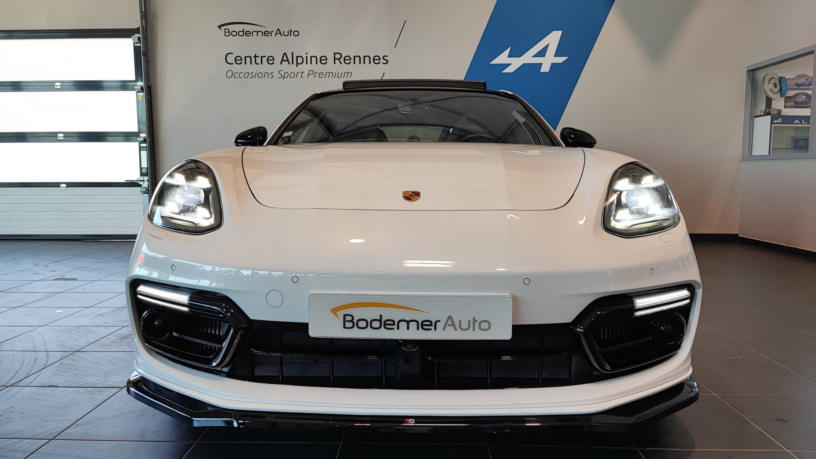 Vente en ligne Porsche Panamera  Turbo S V8 4.0 680 au prix de 99 990 €