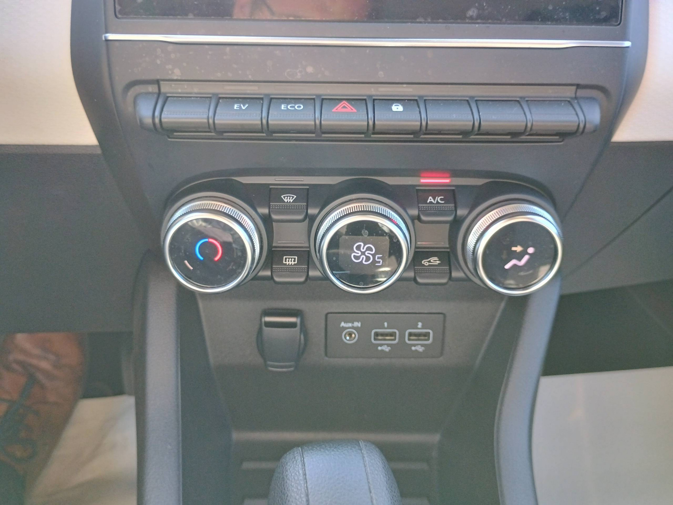 Vente en ligne Renault Clio 5 Clio E-Tech full hybrid 145 au prix de 15 890 €