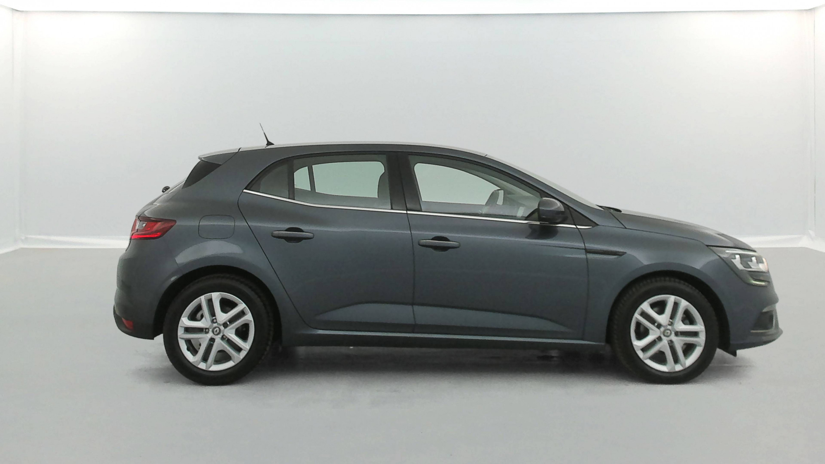 Vente en ligne Renault Megane 4 Mégane IV Berline Blue dCi 115 au prix de 14 990 €