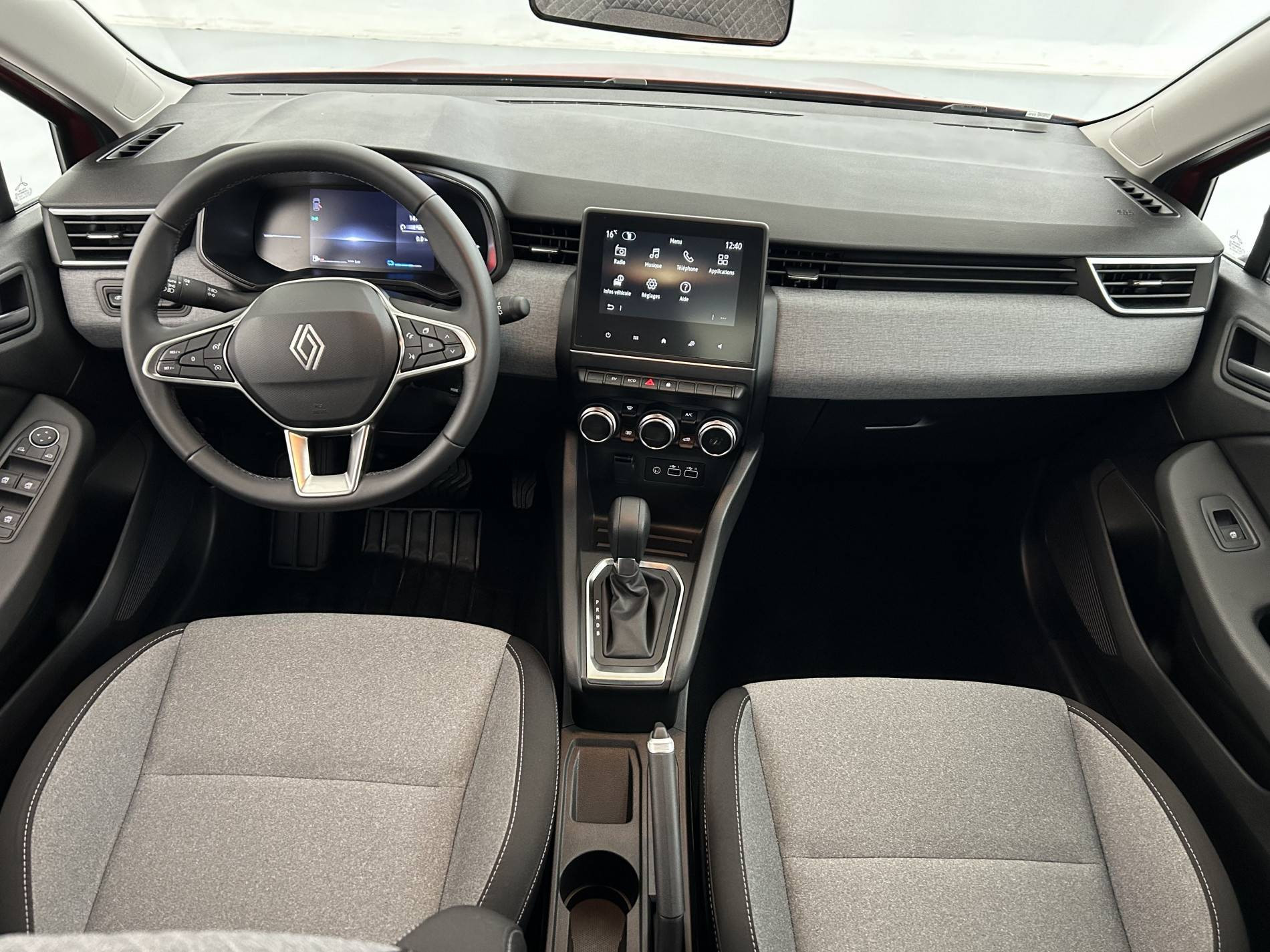 Vente en ligne Renault Clio 5 Clio E-Tech full hybrid 145 ch GSR2 au prix de 19 990 €