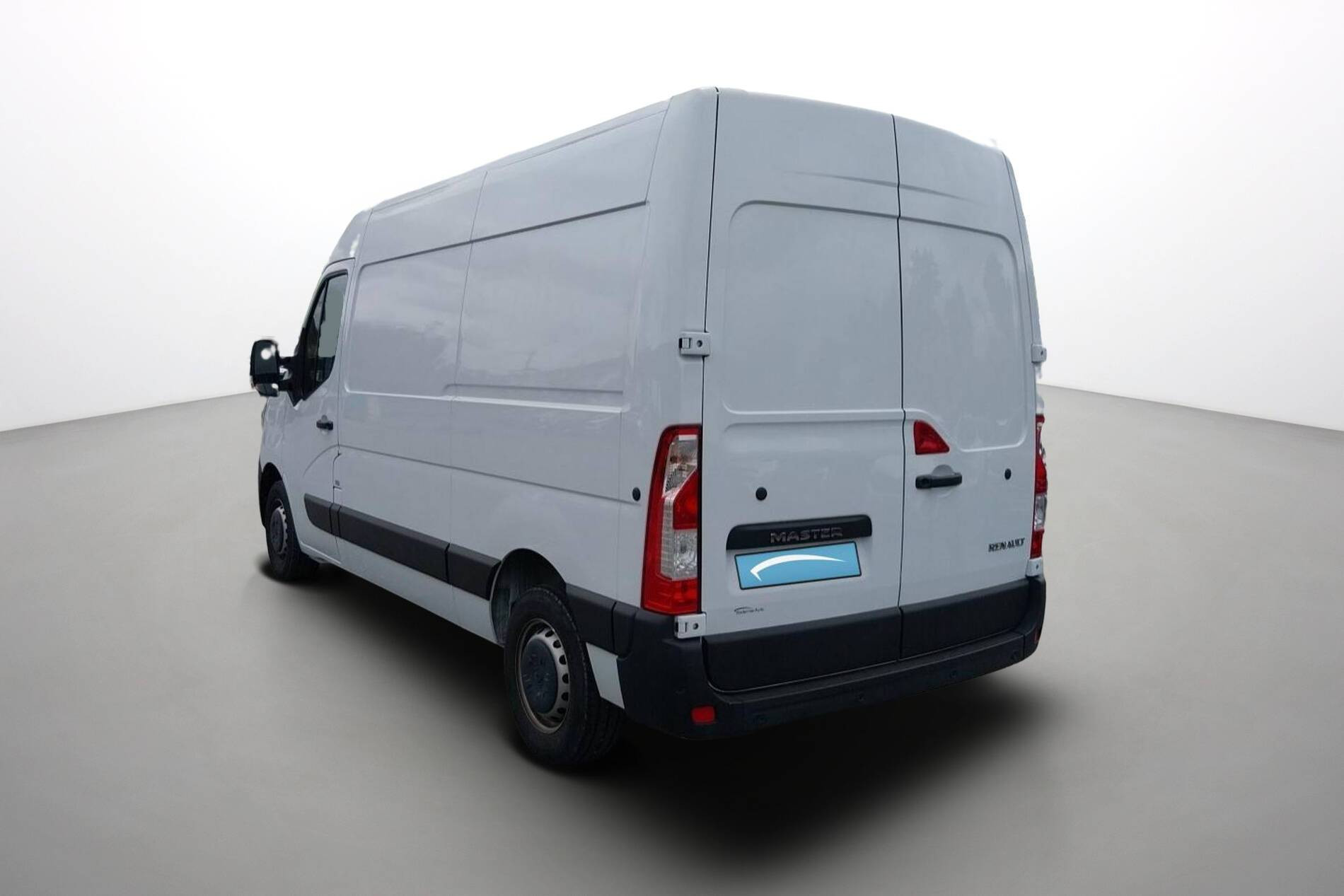 Vente en ligne Renault Master Fourgon MASTER FGN TRAC F3500 L2H2 BLUE DCI 135 au prix de 25 900 €