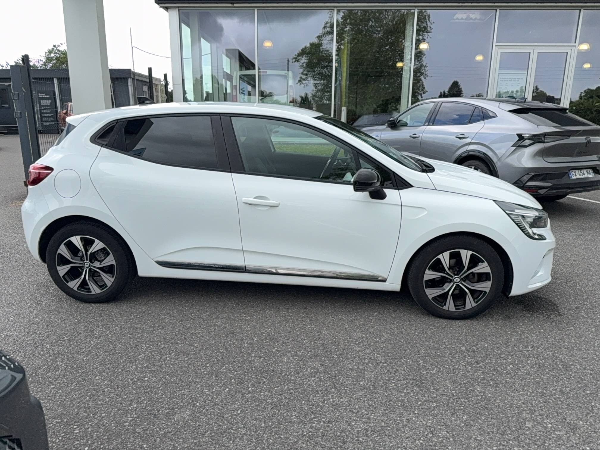 Vente en ligne Renault Clio 5 Clio TCe 100 GPL au prix de 15 490 €