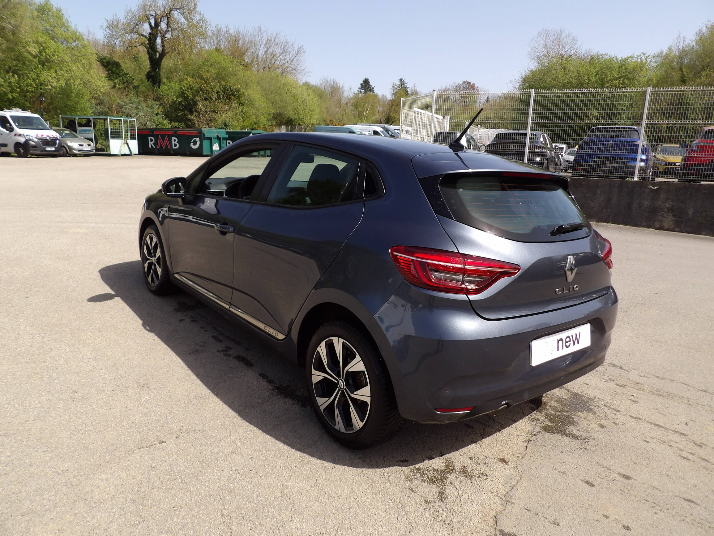 Vente en ligne Renault Clio 5 Clio TCe 90 - 21N au prix de 13 799 €