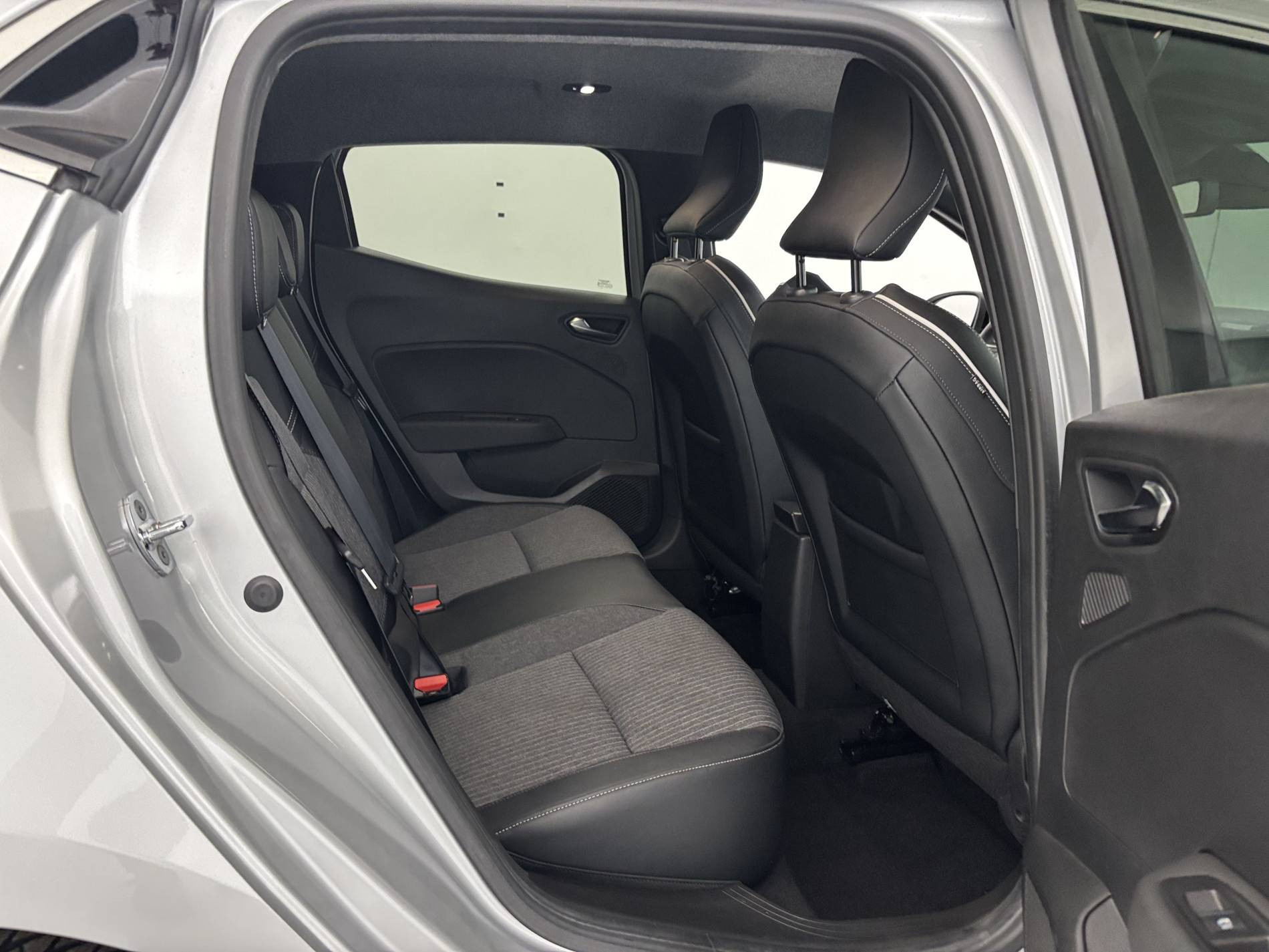 Vente en ligne Renault Clio 5 Clio TCe 90 au prix de 14 780 €