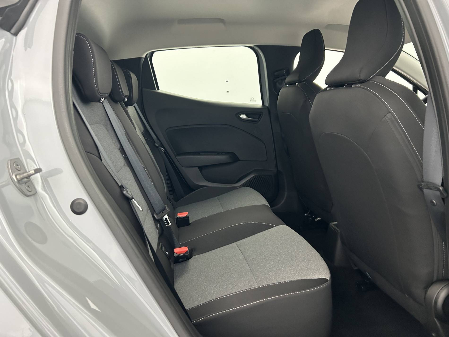 Vente en ligne Renault Clio 5 Clio E-Tech full hybrid 145 ch GSR2 au prix de 18 990 €