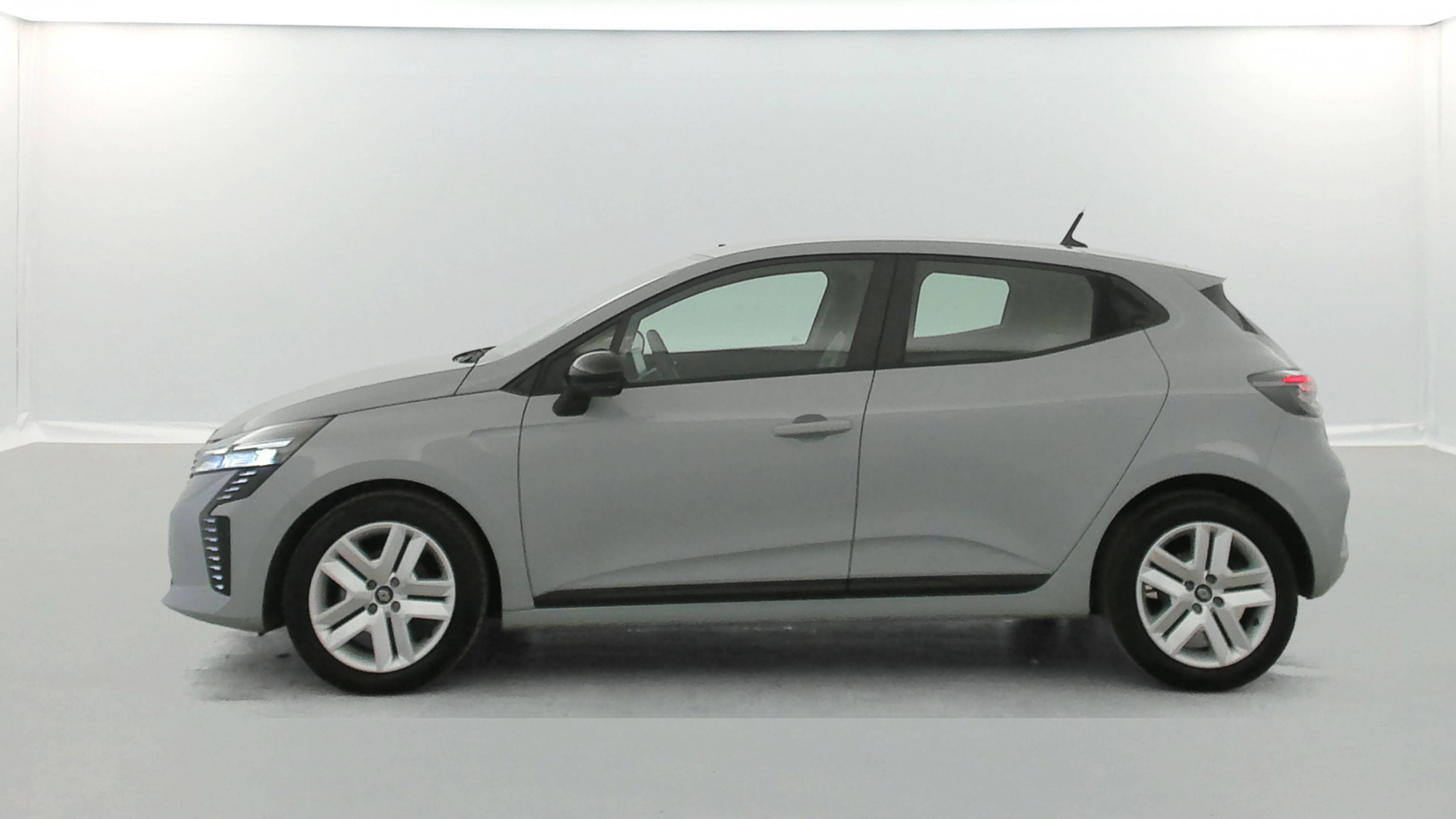 Vente en ligne Renault Clio 5 Clio TCe 90 au prix de 15 650 €