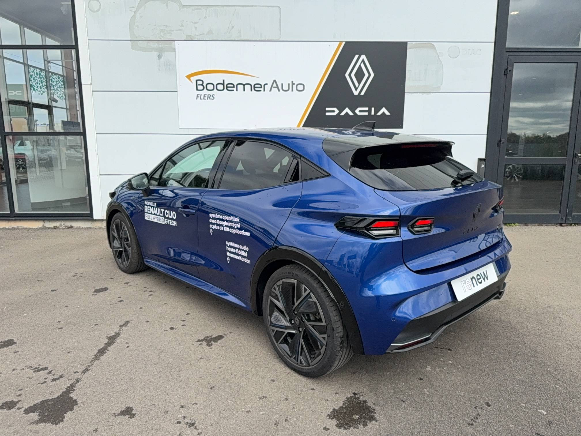 Vente en ligne Renault Clio 6 Clio E-Tech full hybrid 160 ch au prix de 28 980 €