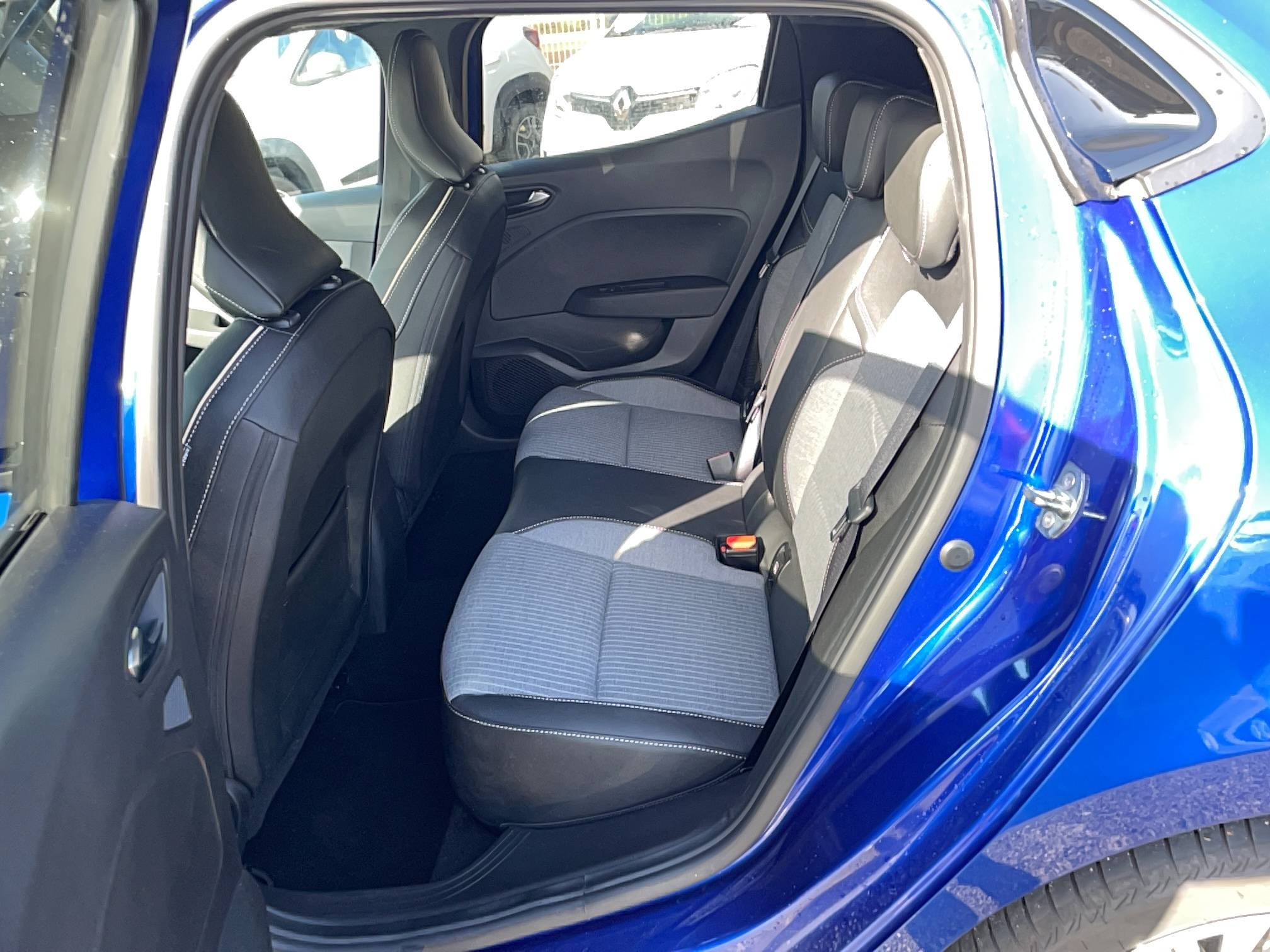 Vente en ligne Renault Clio 5 Clio E-Tech full hybrid 145 ch GSR2 au prix de 22 990 €