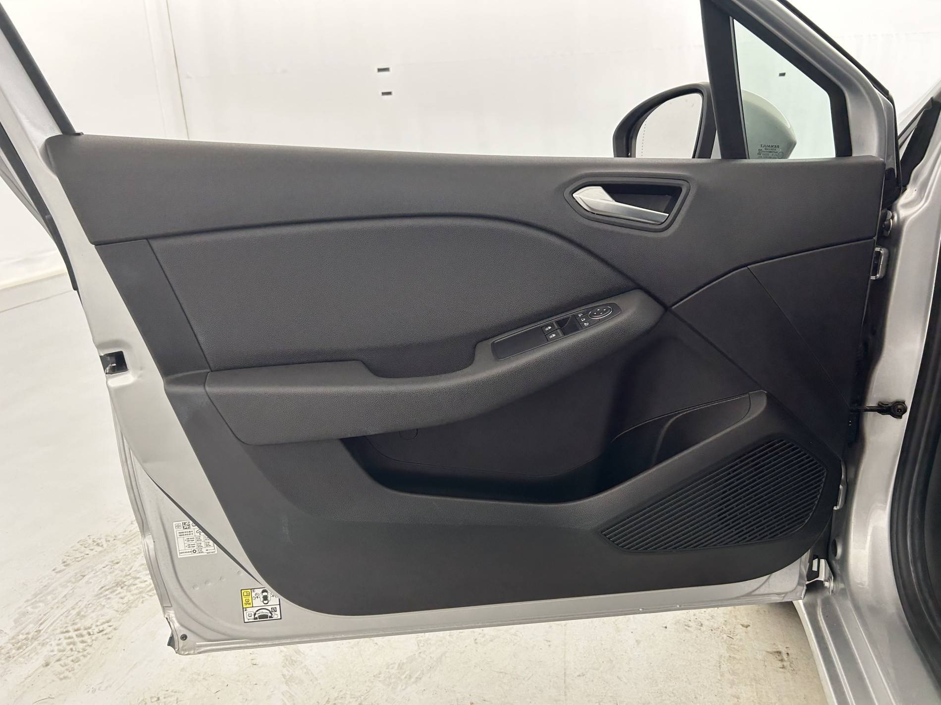 Vente en ligne Renault Clio 5 Clio E-Tech 140 - 21 au prix de 13 990 €