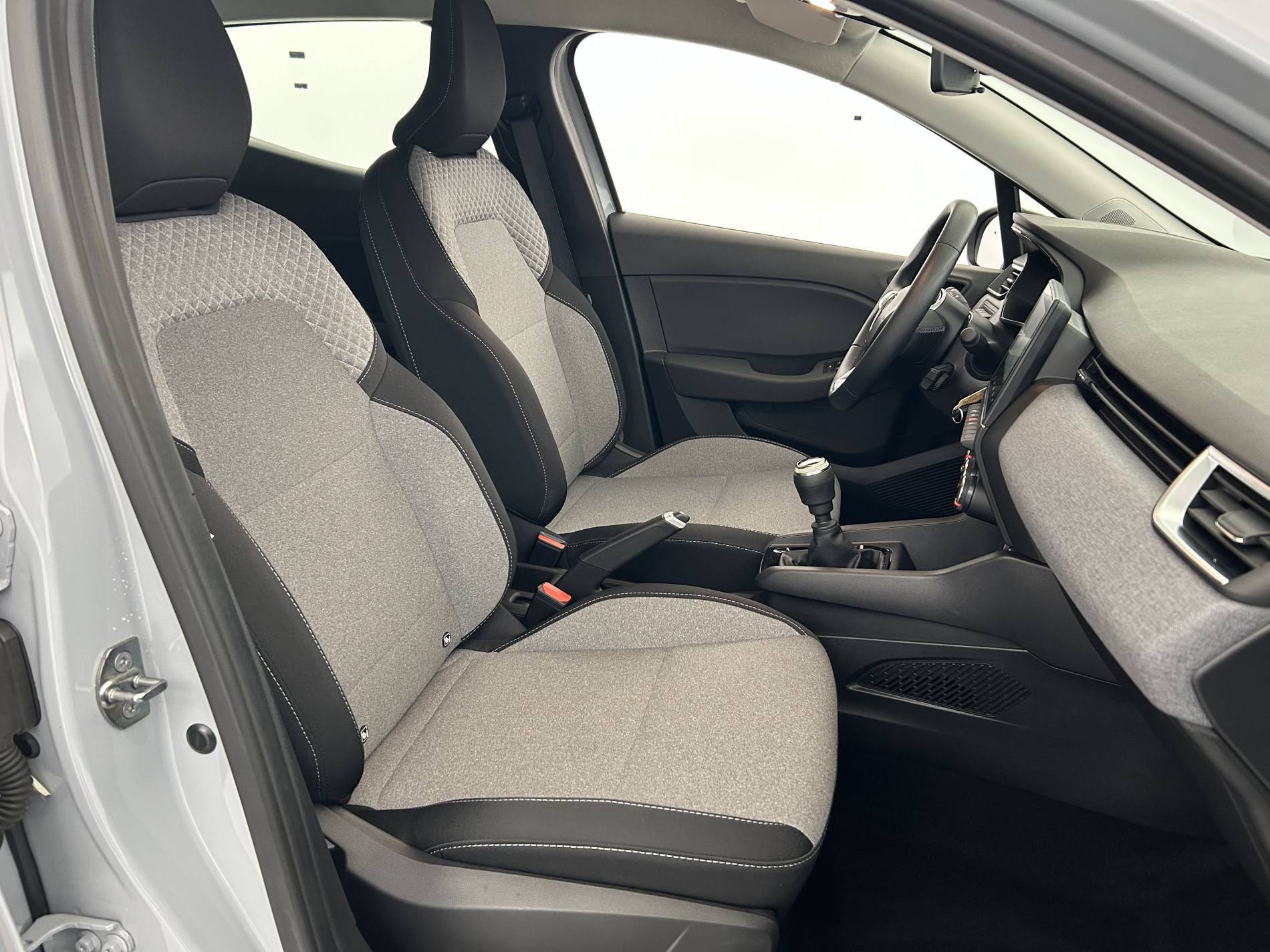 Vente en ligne Renault Clio 5 Clio TCe 90 au prix de 16 290 €