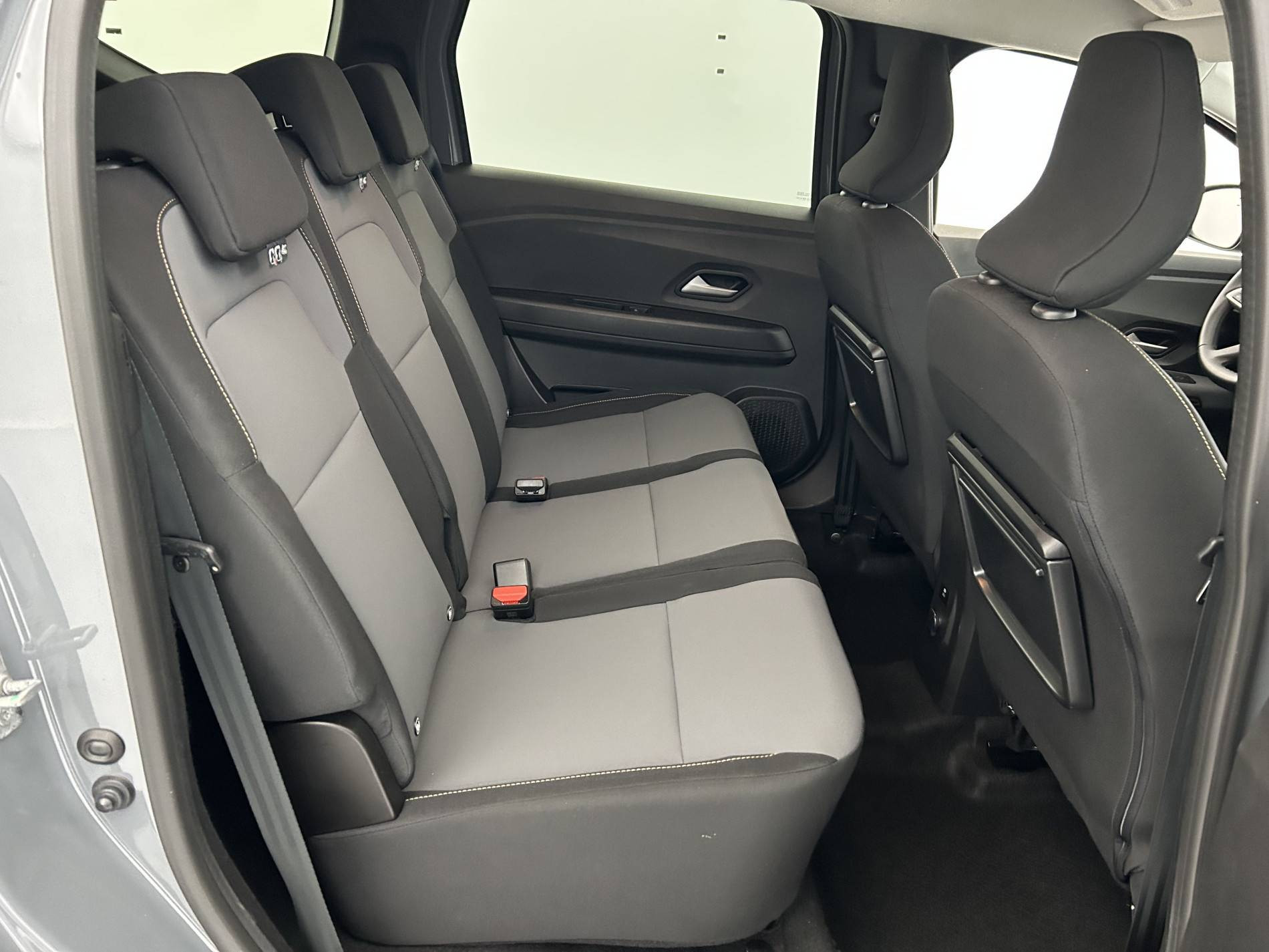 Vente en ligne Dacia Jogger  Hybrid 140 7 places GSR2 au prix de 26 390 €