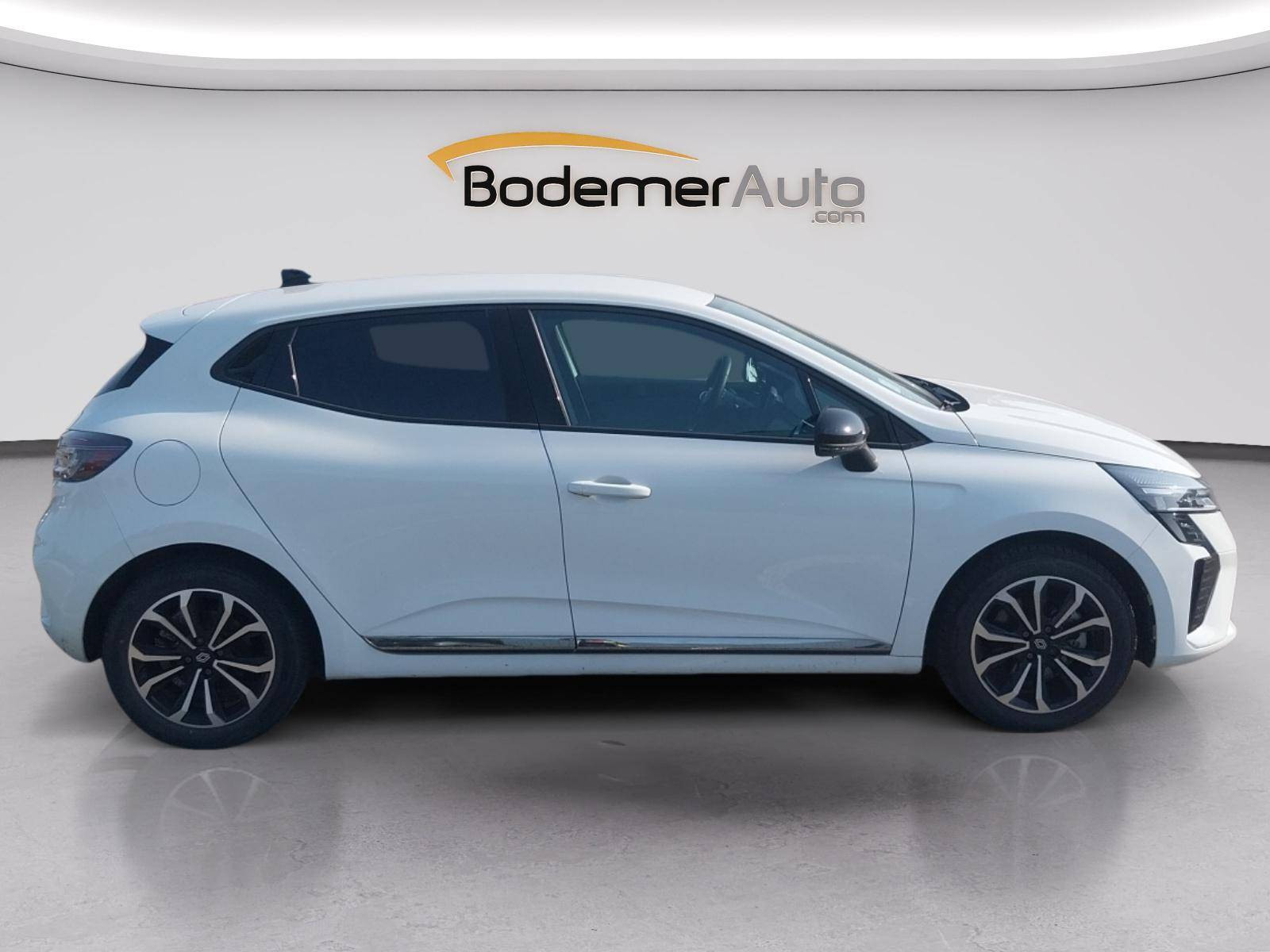 Vente en ligne Renault Clio 5 Clio E-Tech full hybrid 145 au prix de 17 990 €