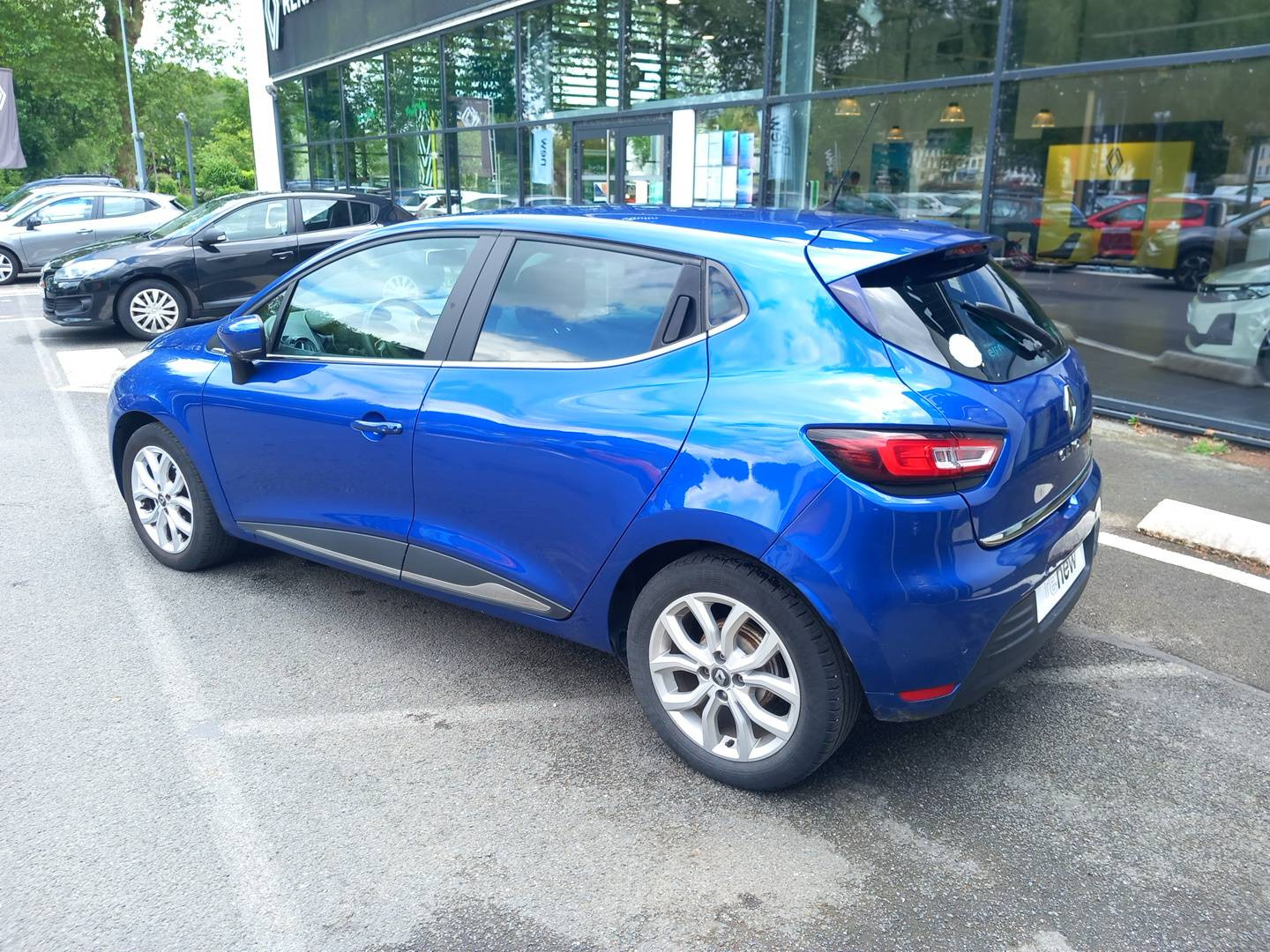 Vente en ligne Renault Clio 4 Clio TCe 90 Energy au prix de 10 990 €