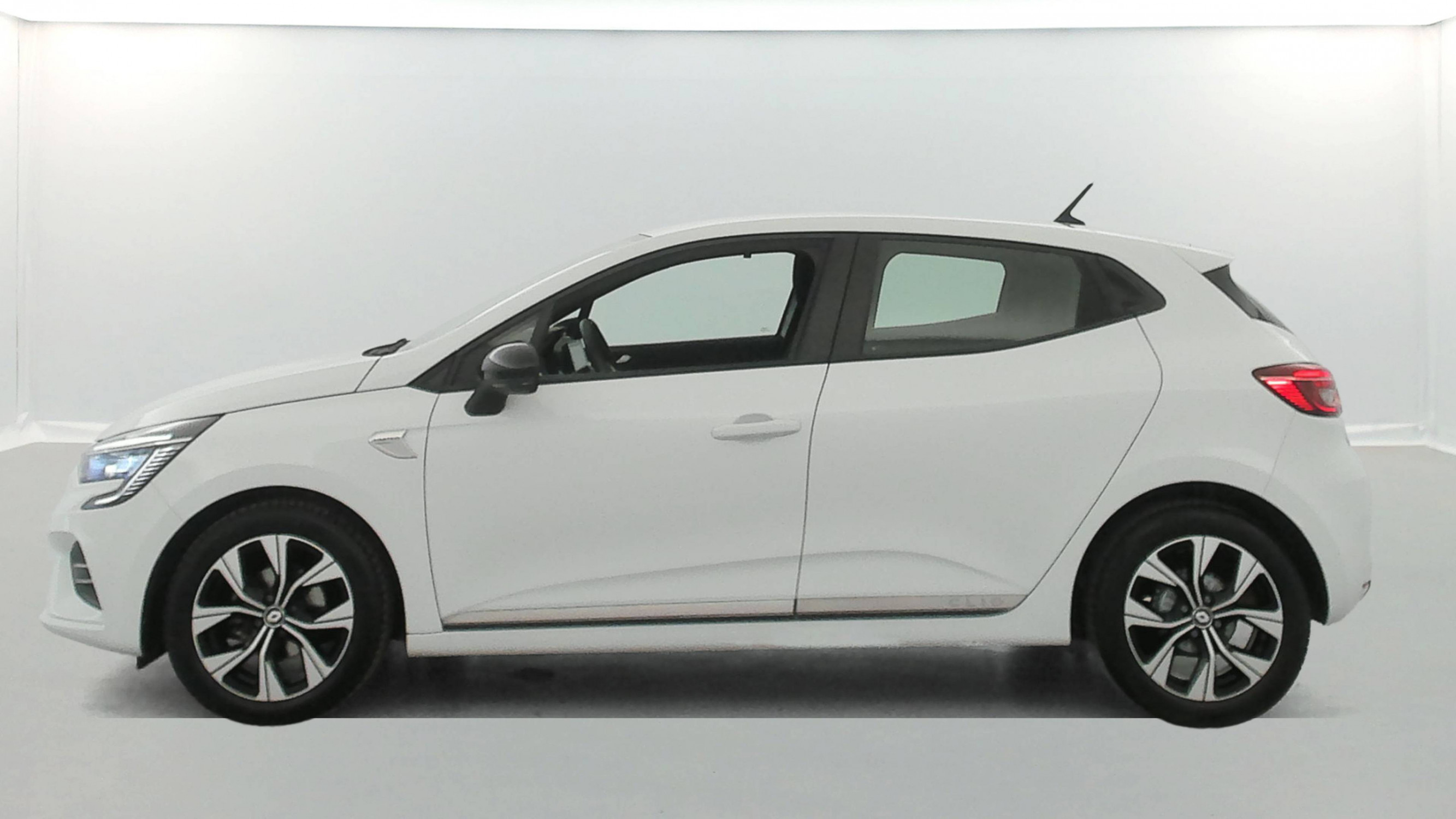 Vente en ligne Renault Clio 5 Clio TCe 90 - 21N au prix de 14 390 €