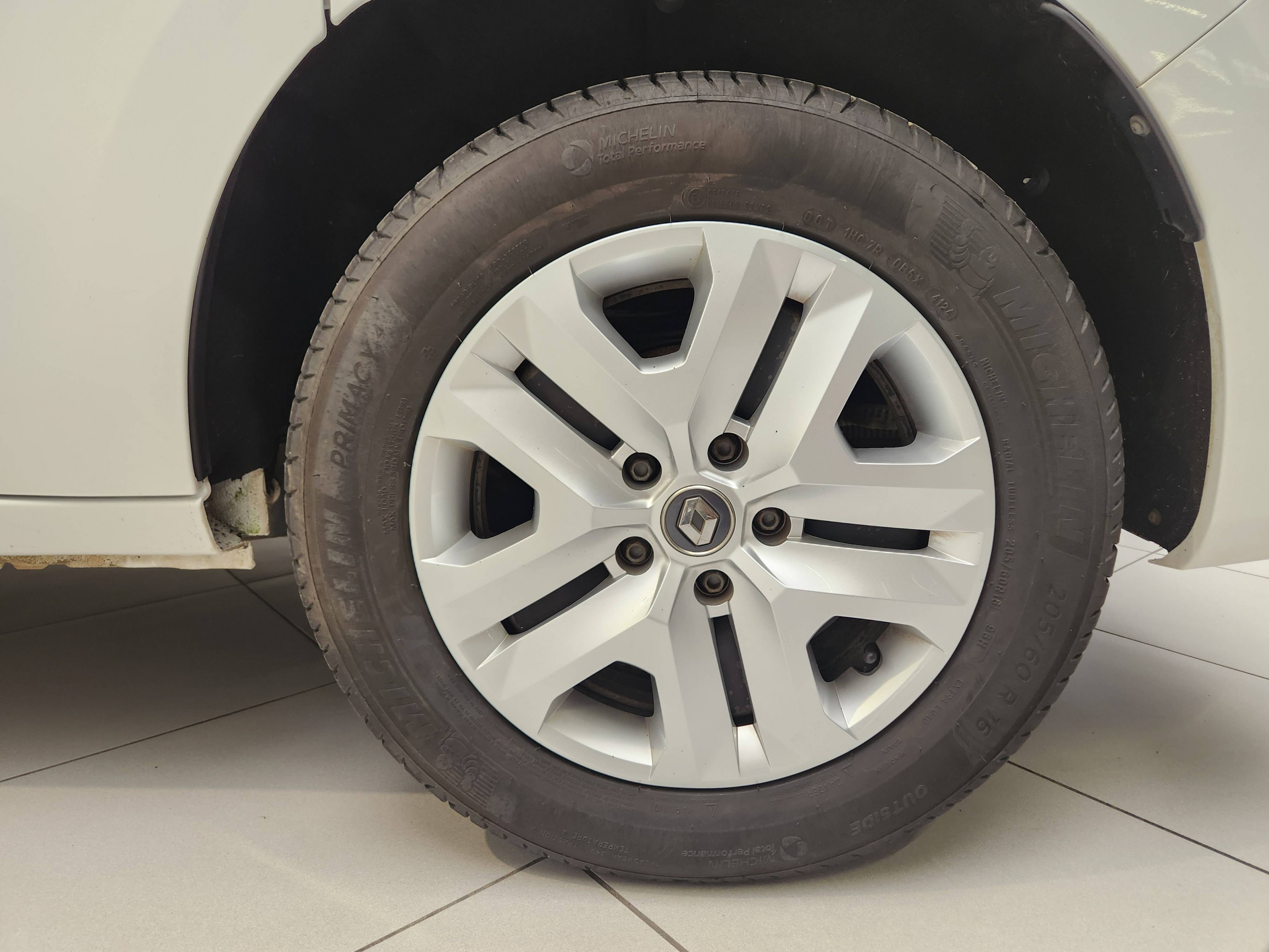Vente en ligne Renault Kangoo  Blue dCi 95 au prix de 21 490 €