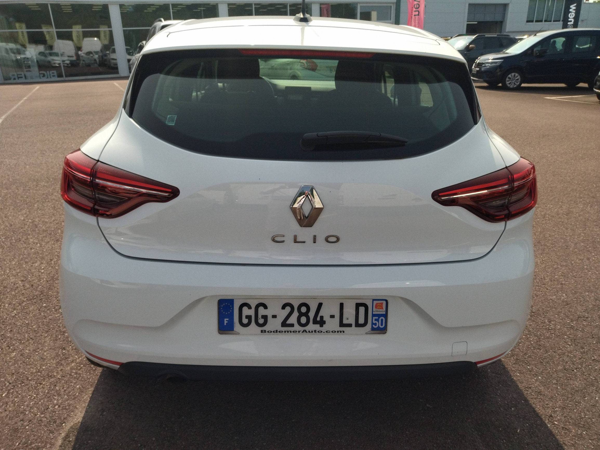 Vente en ligne Renault Clio 5 CLIO SOCIETE BLUE DCI 100 - 21N au prix de 12 061 €