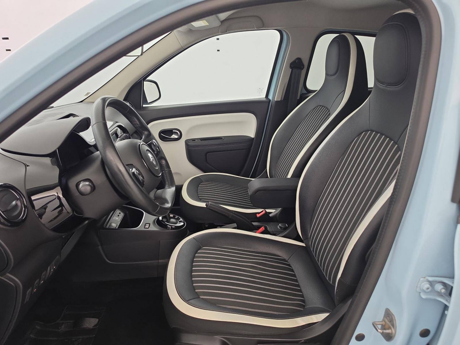 Vente en ligne Renault Twingo Electrique Twingo III E-Tech au prix de 13 900 €