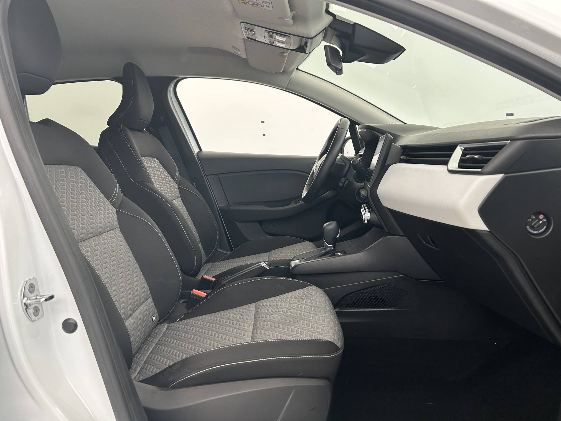 Vente en ligne Renault Clio 5 Clio E-Tech full hybrid 145 au prix de 15 490 €
