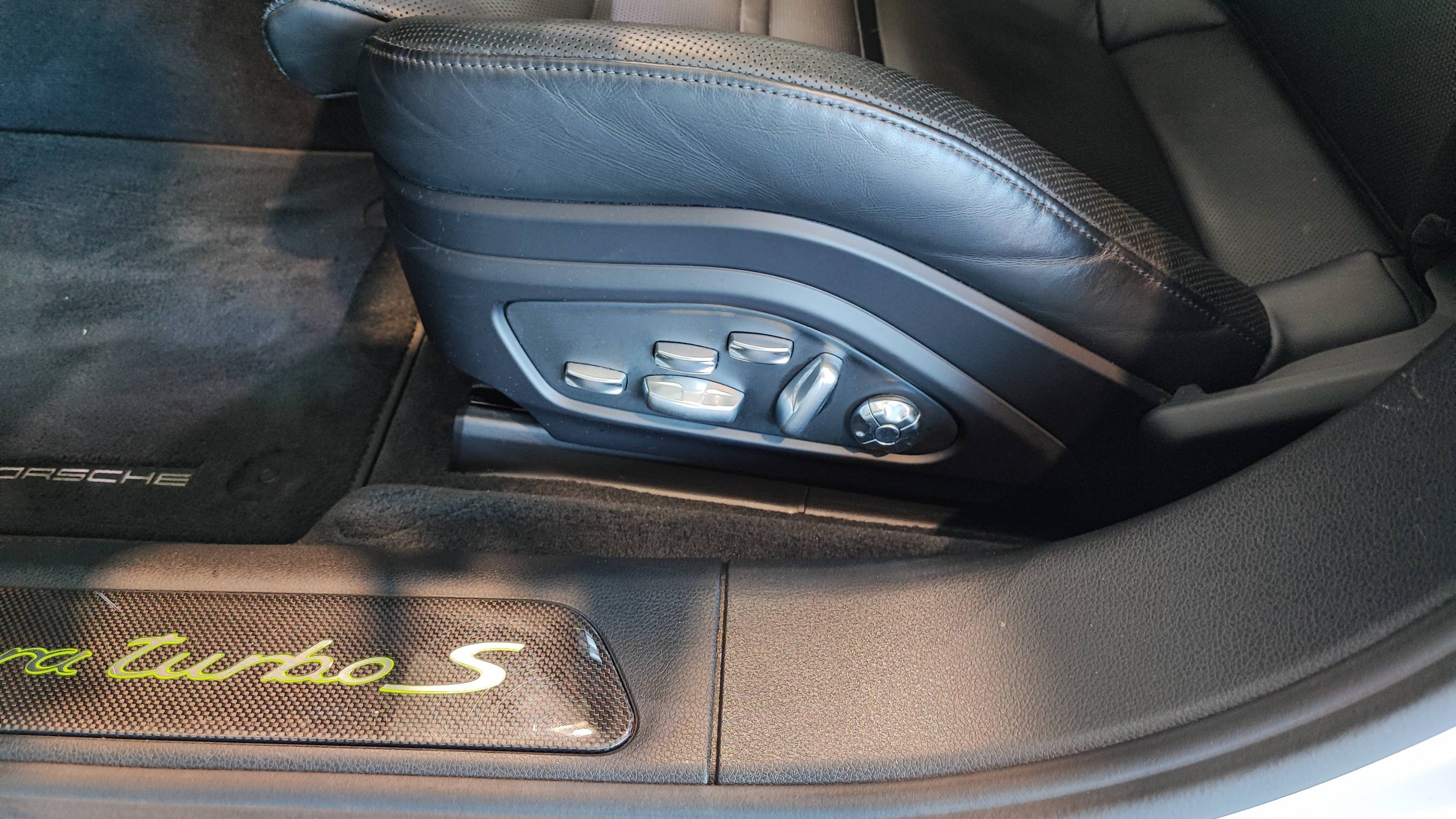 Vente en ligne Porsche Panamera  Turbo S V8 4.0 680 au prix de 99 990 €