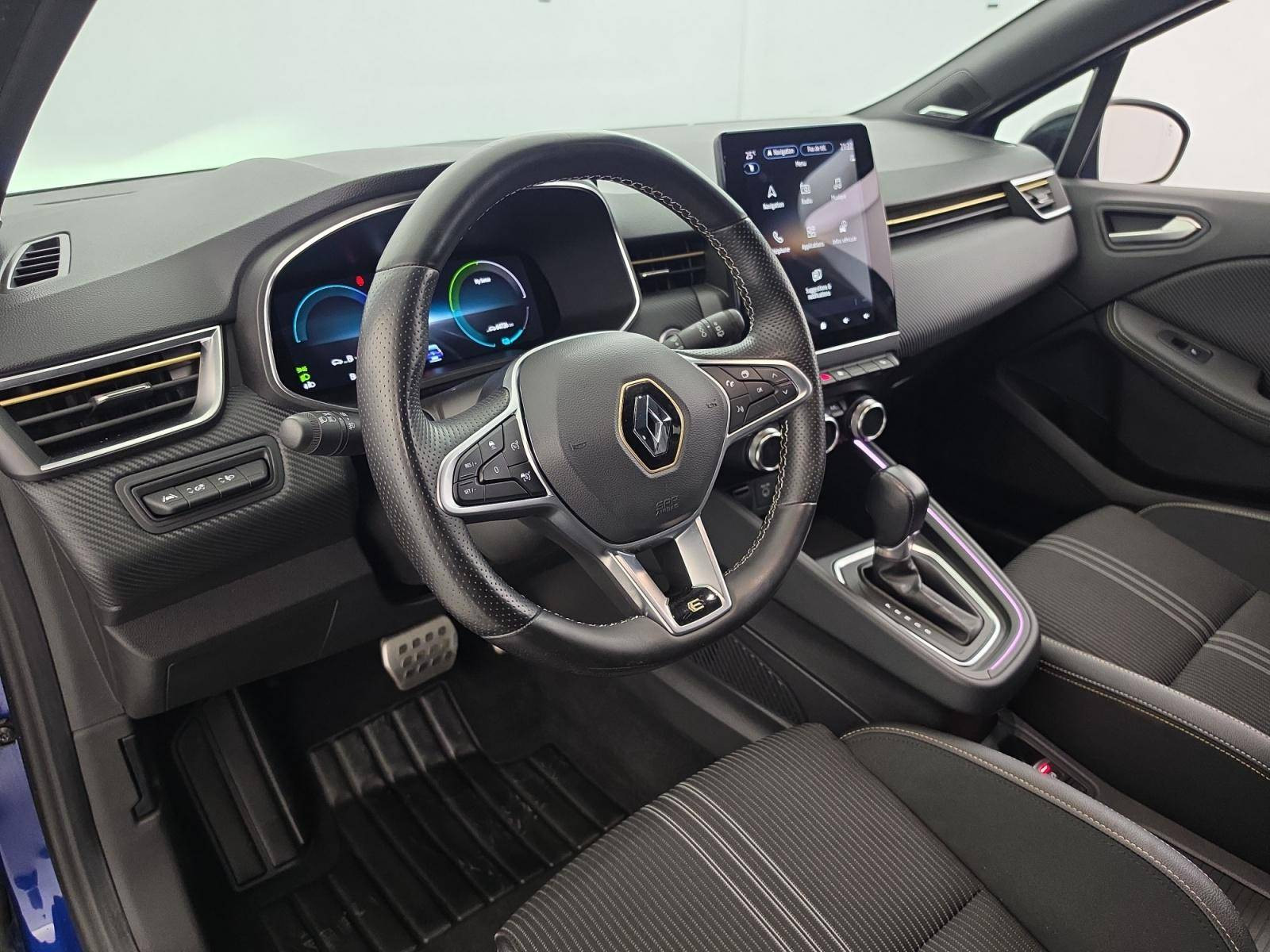 Vente en ligne Renault Clio 5 Clio E-Tech full hybrid 145 au prix de 17 890 €