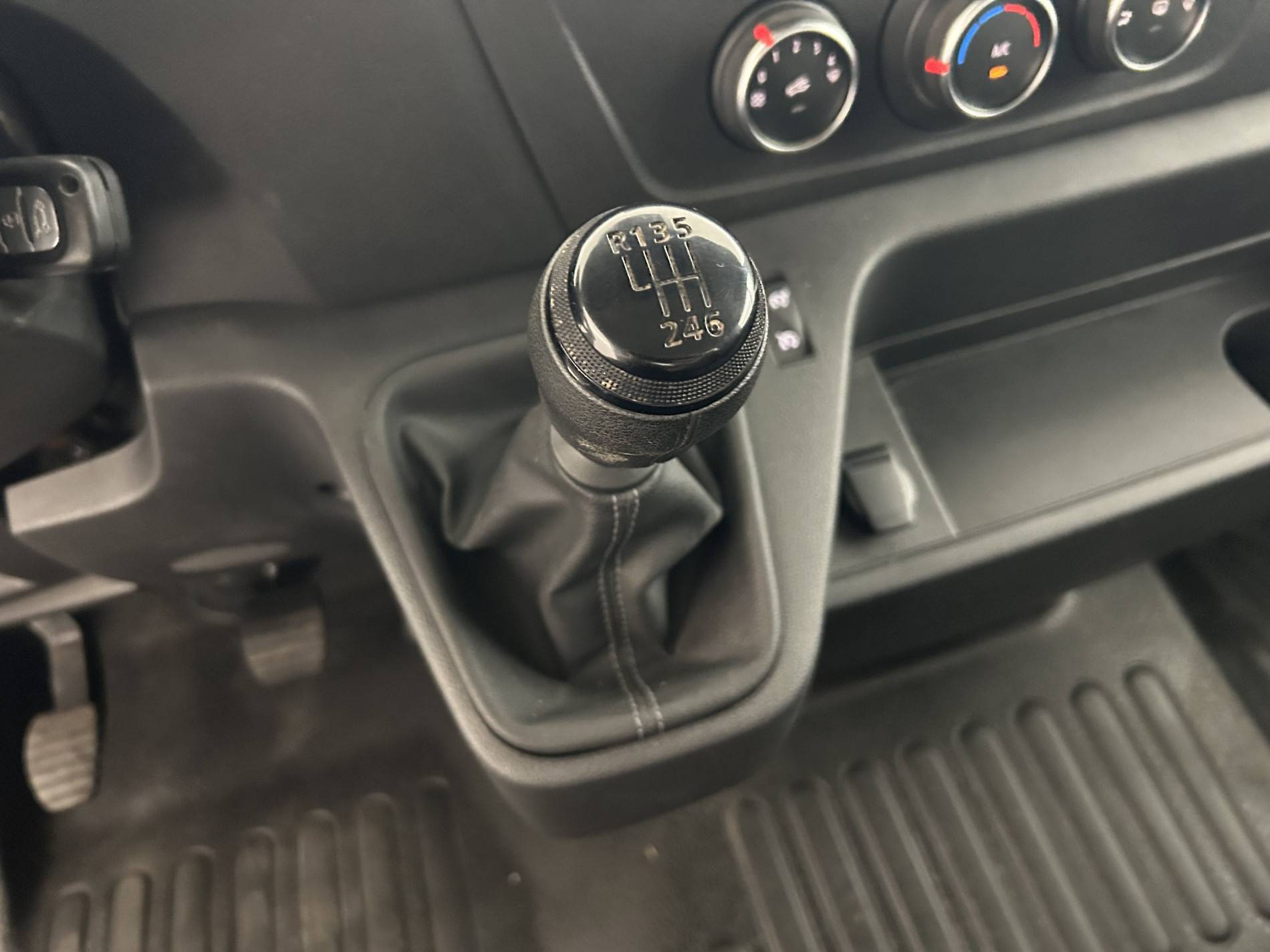 Vente en ligne Renault Master 3 Châssis Cabine MASTER CC PROP RJ3500 L2 PAFC BLUE DCI 130 EURO VI au prix de 33 990 €