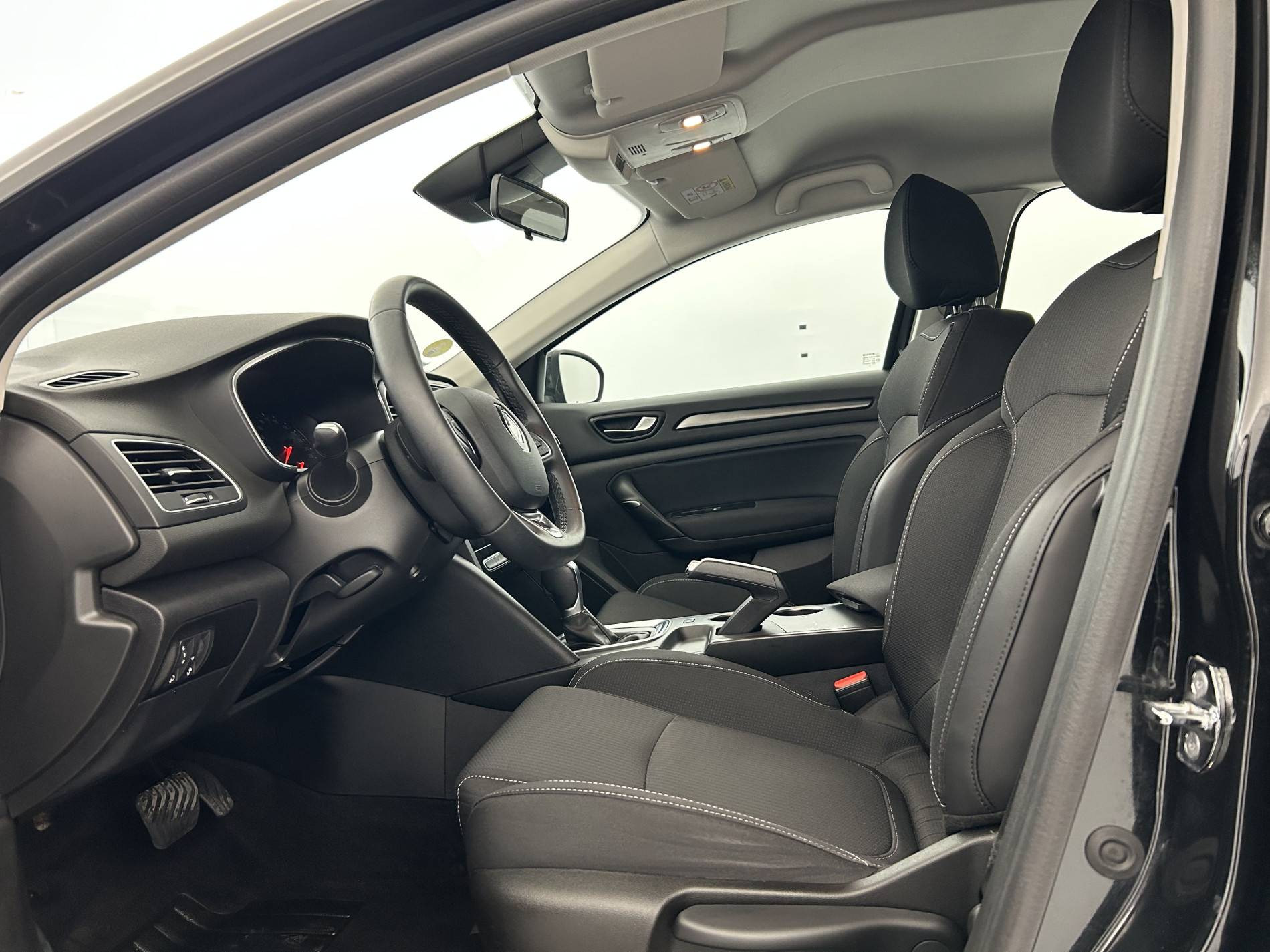 Vente en ligne Renault Megane 4 Mégane IV Berline Blue dCi 115 EDC - 21N au prix de 14 990 €