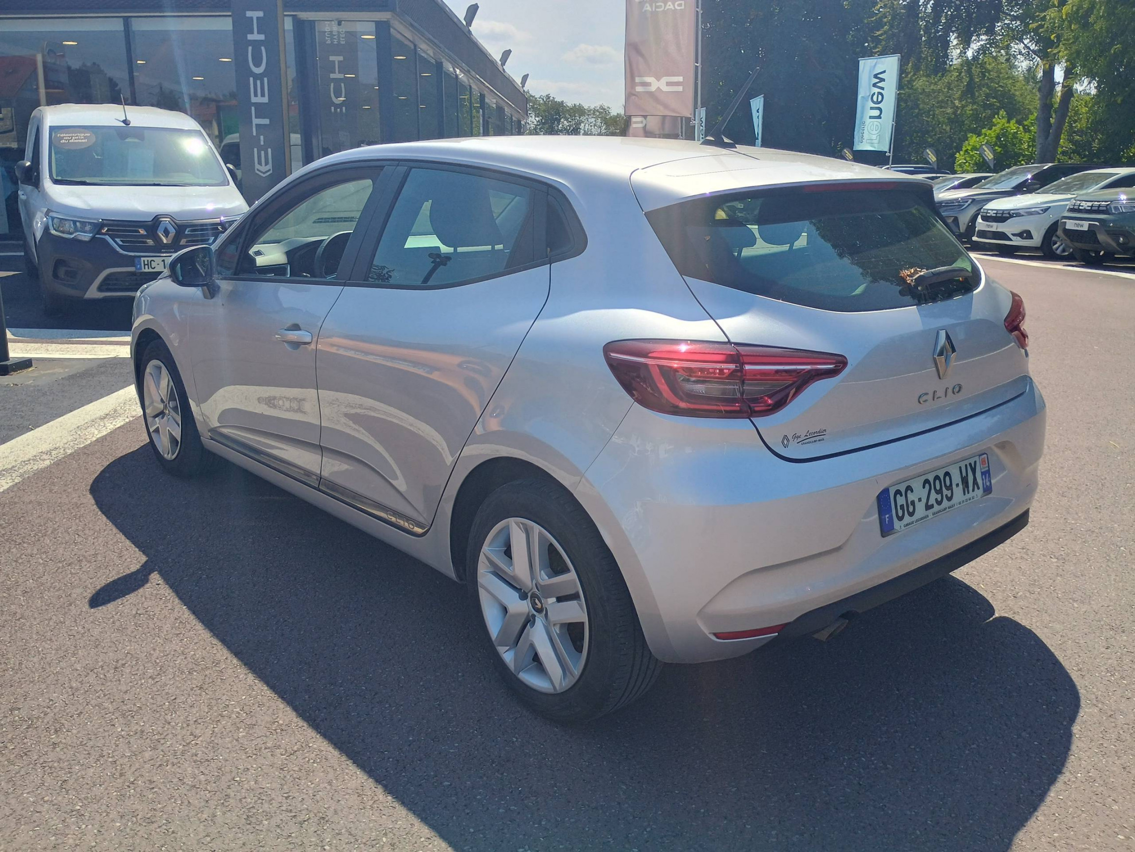 Vente en ligne Renault Clio 5 Clio SCe 65 - 21N au prix de 11 590 €