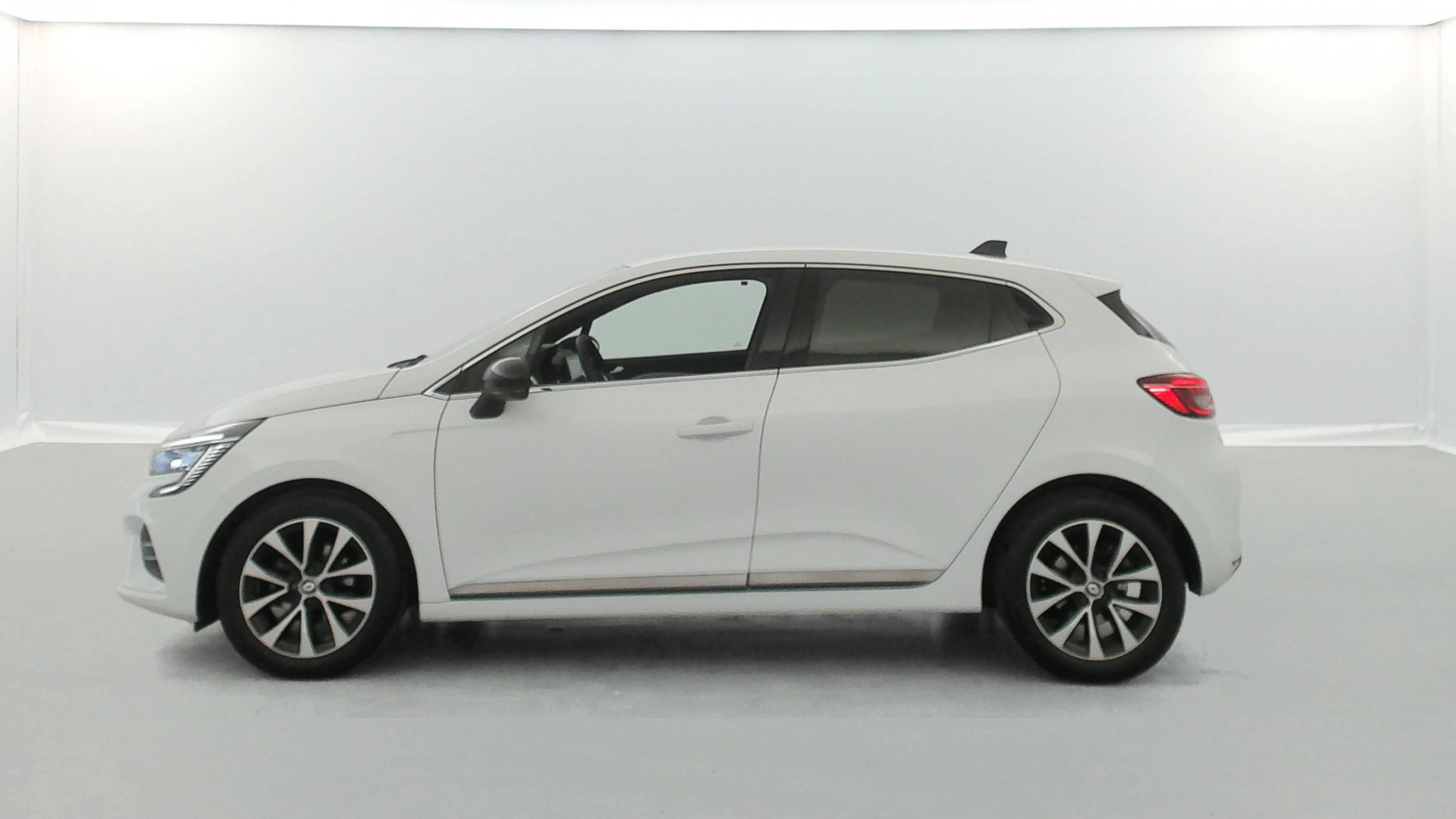 Vente en ligne Renault Clio 5 Clio TCe 90 au prix de 14 990 €