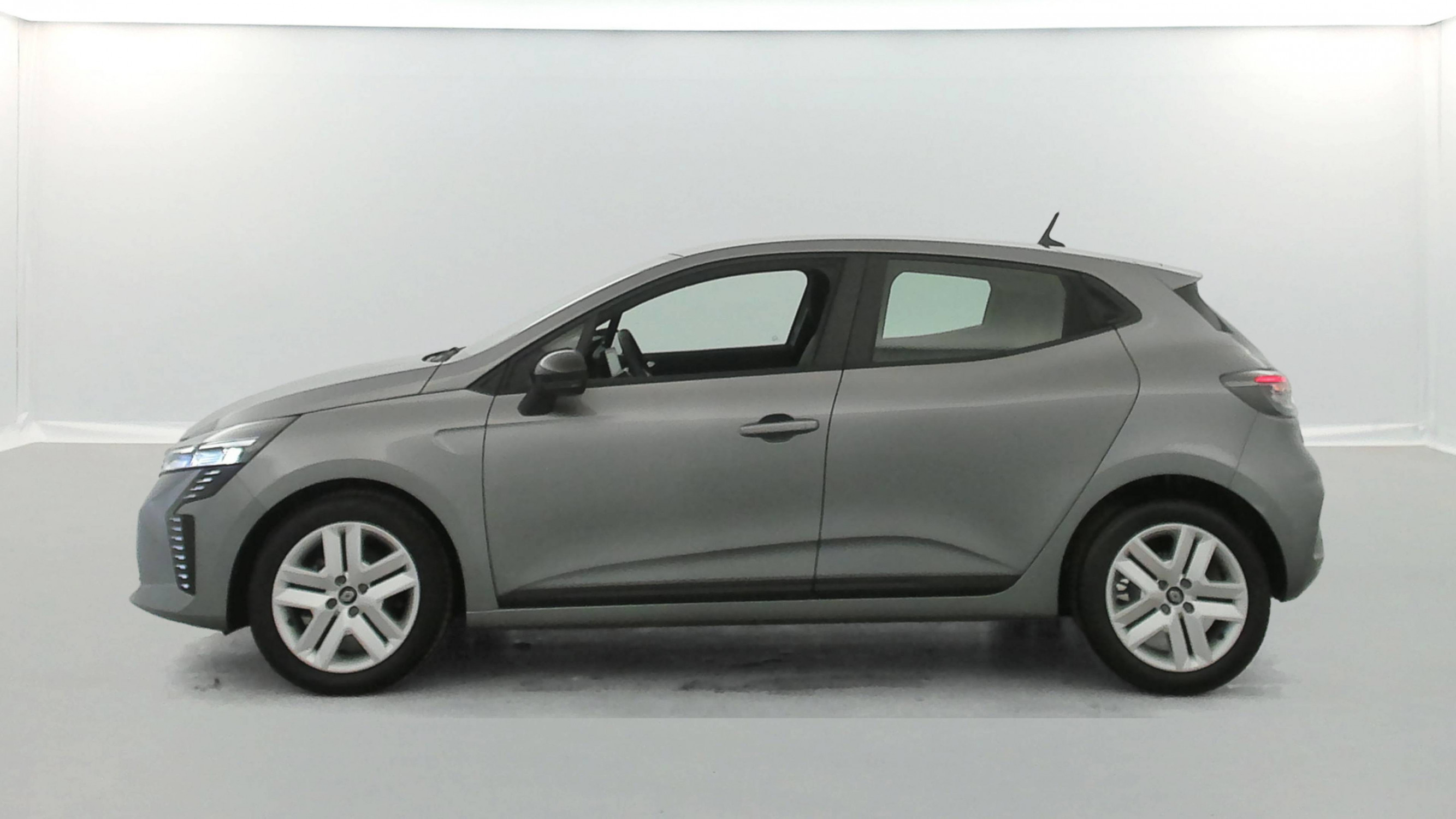 Vente en ligne Renault Clio 5 Clio TCe 90 au prix de 15 485 €