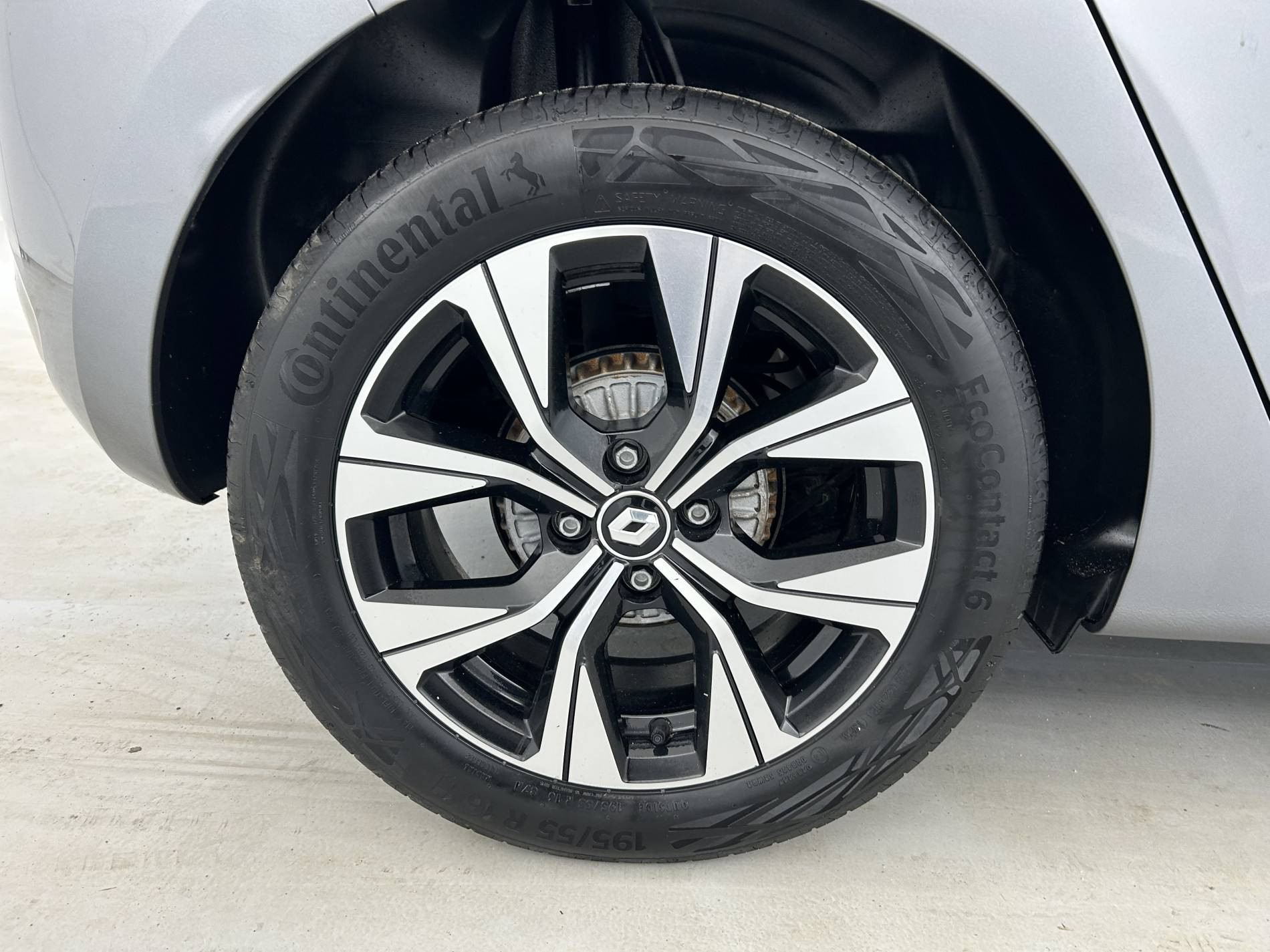 Vente en ligne Renault Clio 5 Clio TCe 90 au prix de 13 790 €