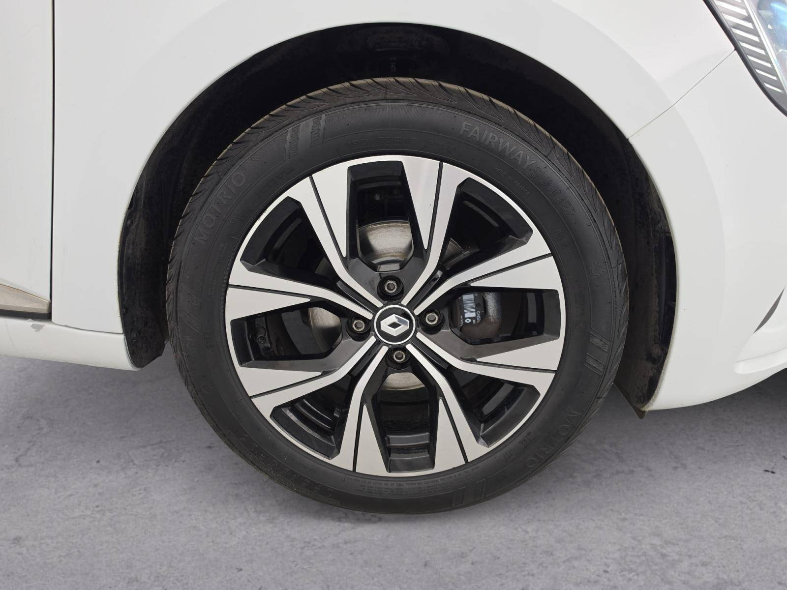 Vente en ligne Renault Clio 5 Clio TCe 90 au prix de 12 490 €