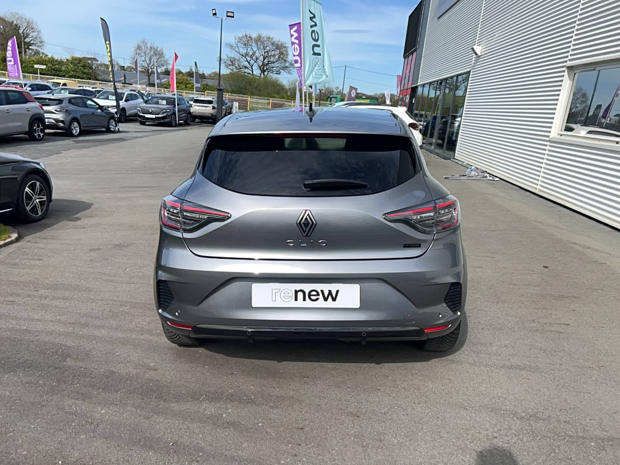 Vente en ligne Renault Clio 5 Clio E-Tech full hybrid 145 au prix de 18 590 €