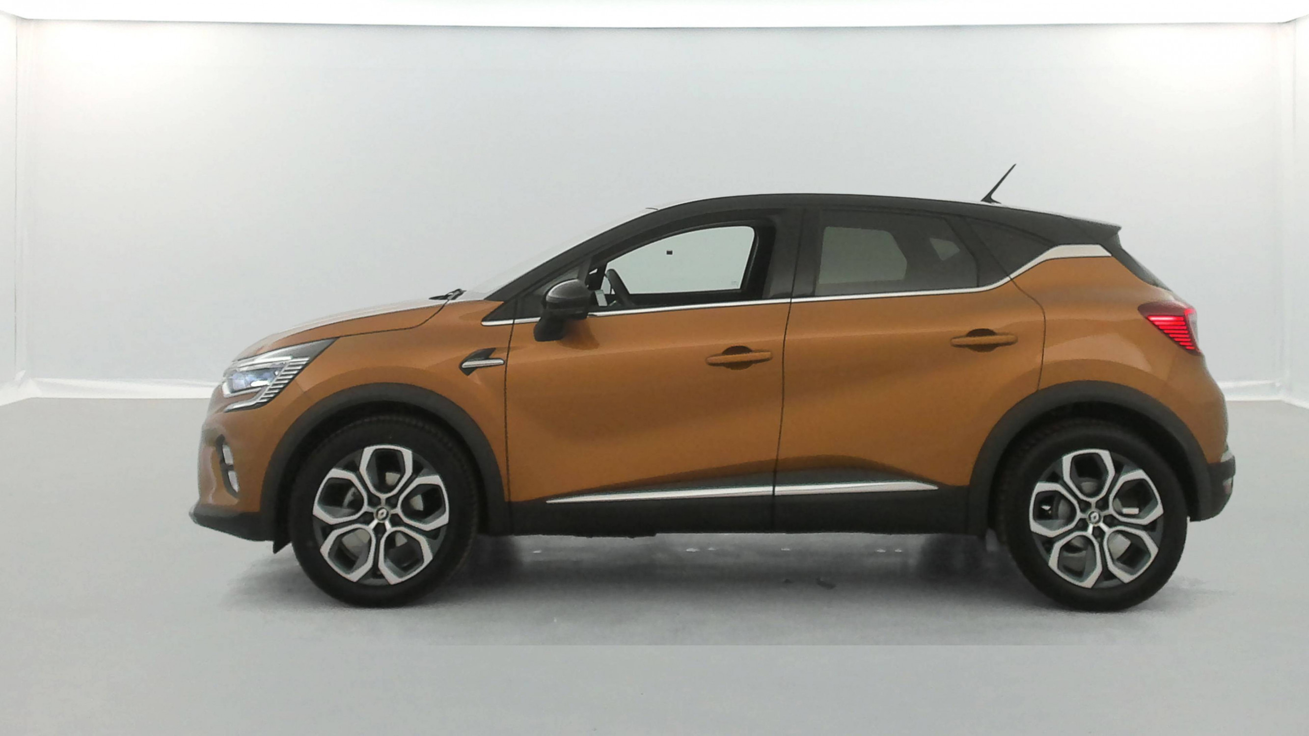 Vente en ligne Renault Captur  TCe 140 - 21 au prix de 17 590 €