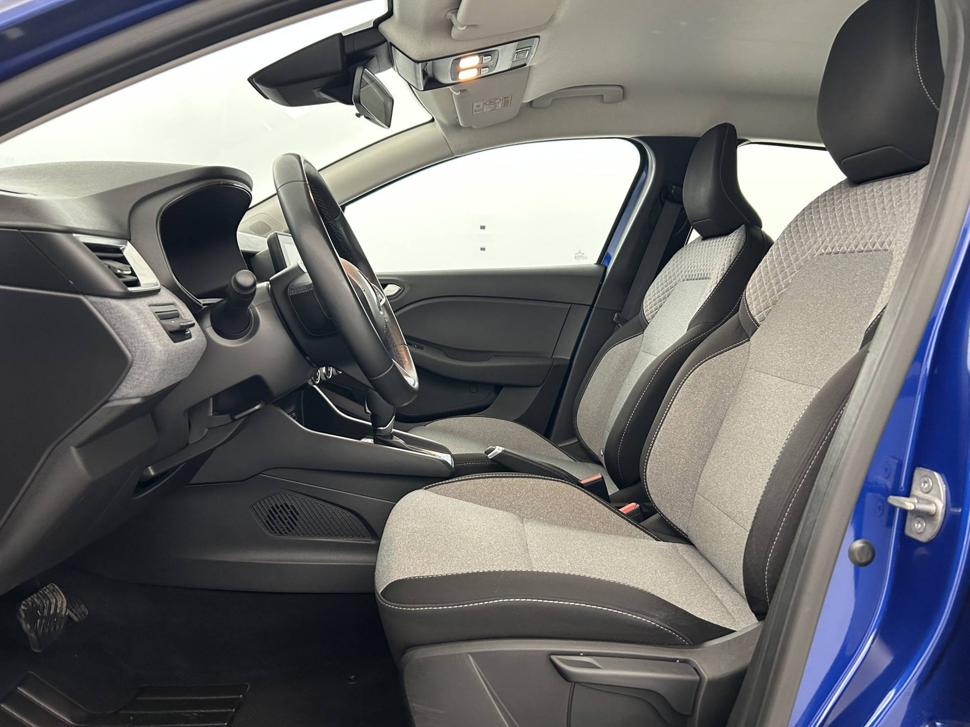 Vente en ligne Renault Clio 5 Clio E-Tech full hybrid 145 ch GSR2 au prix de 18 390 €