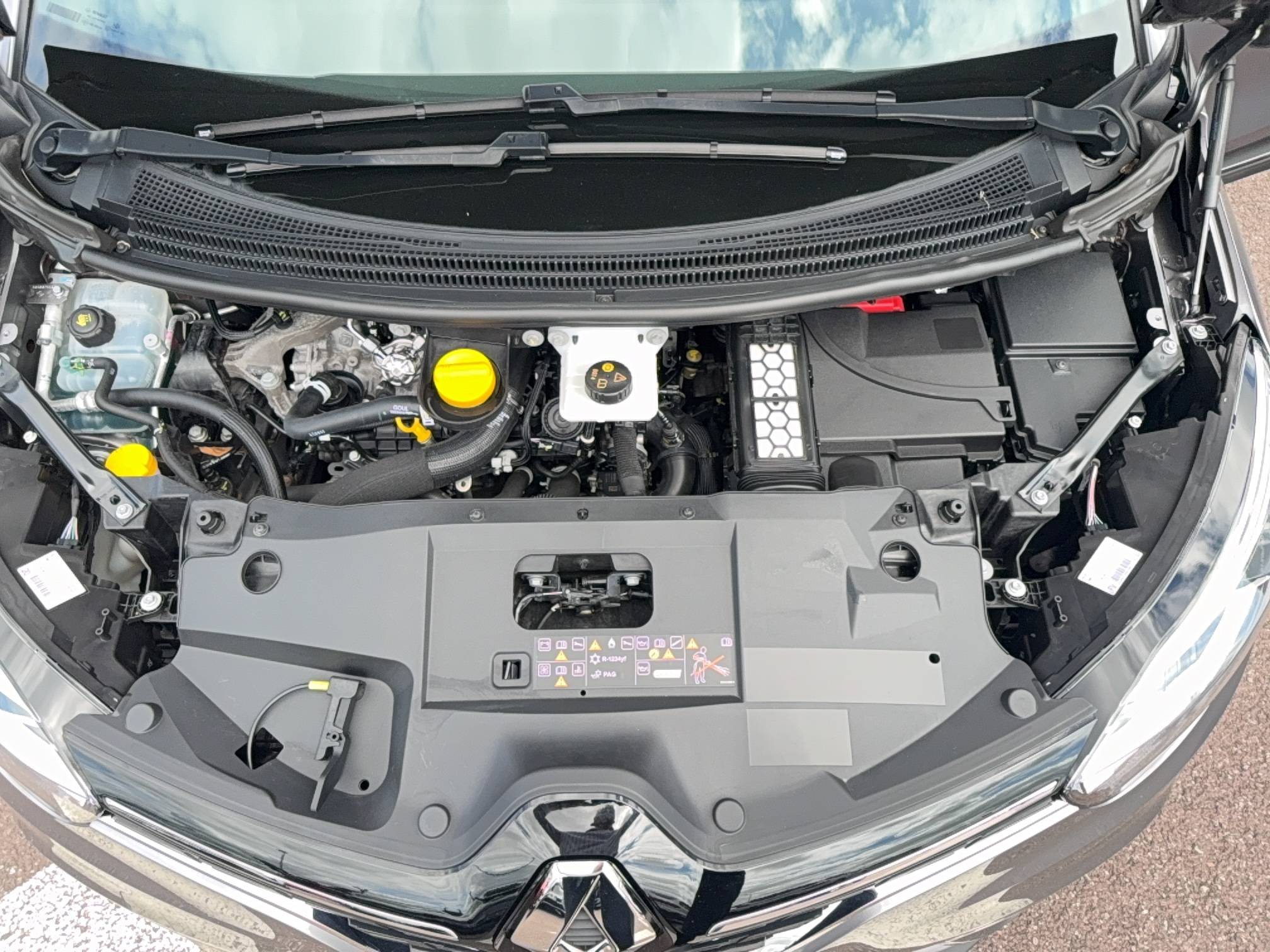 Vente en ligne Renault Grand Scenic 4 Grand Scenic TCe 140 EDC au prix de 22 830 €