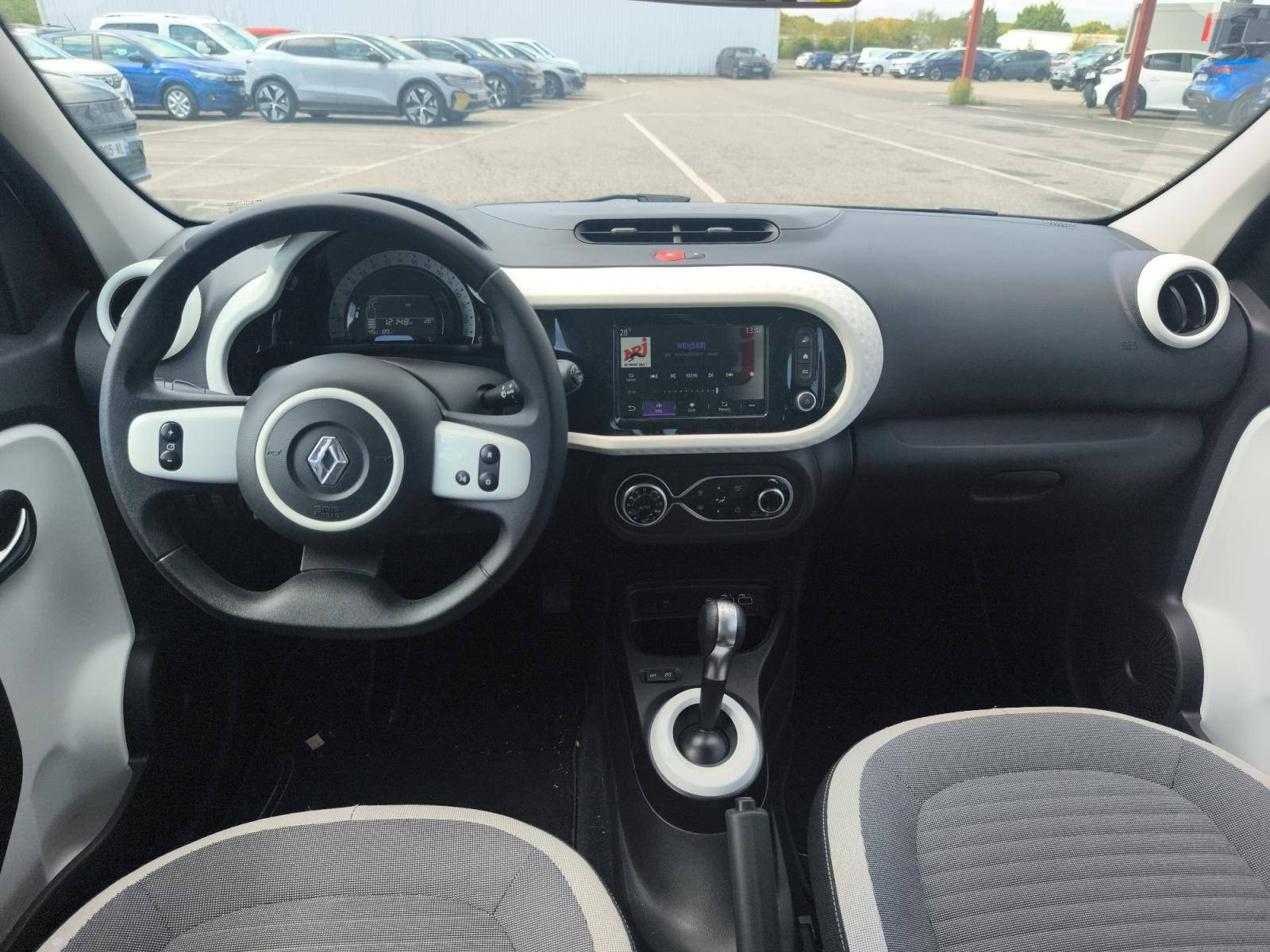 Vente en ligne Renault Twingo Electrique Twingo III E-Tech au prix de 14 890 €