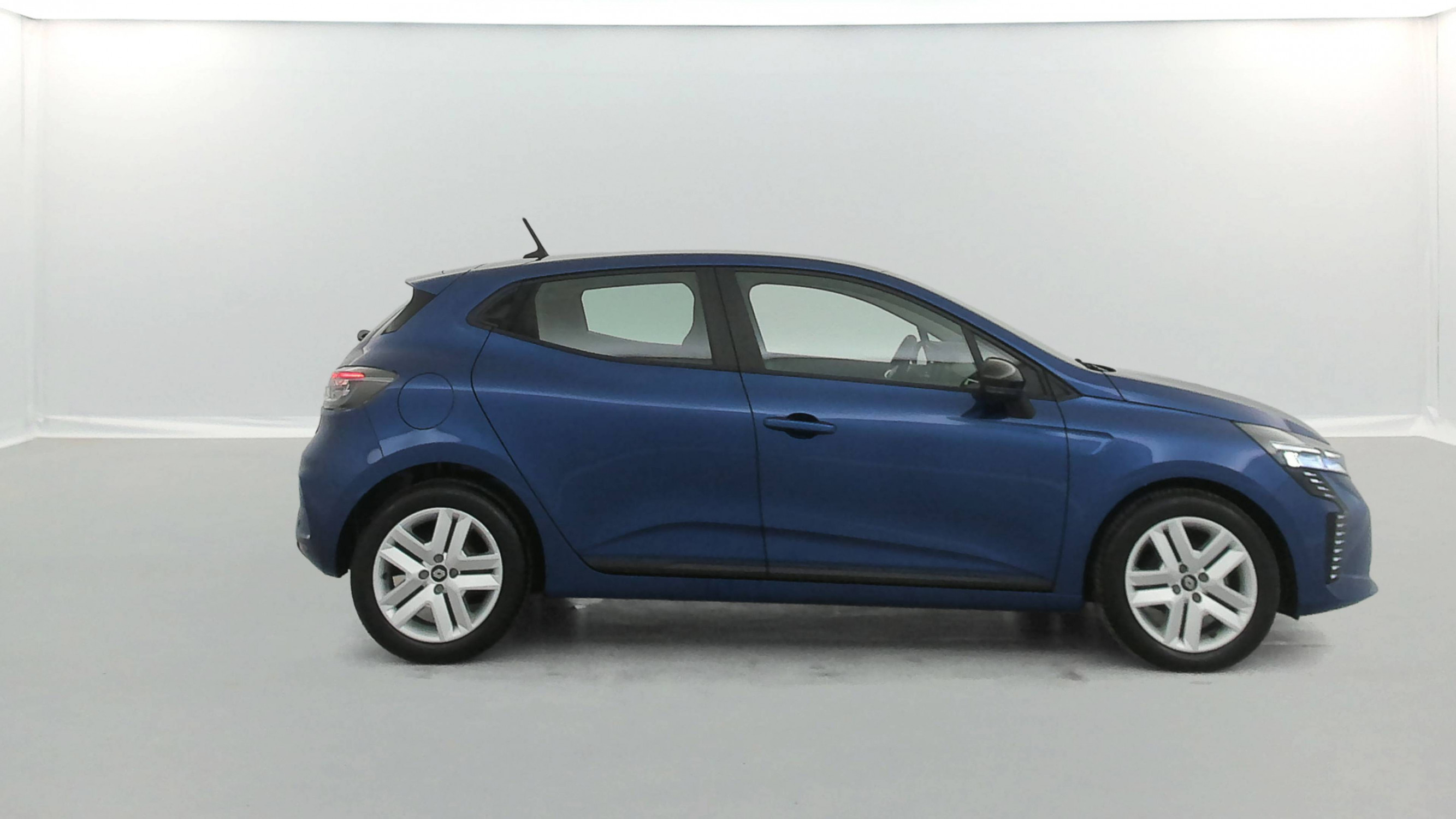 Vente en ligne Renault Clio 5 Clio TCe 90 au prix de 15 990 €