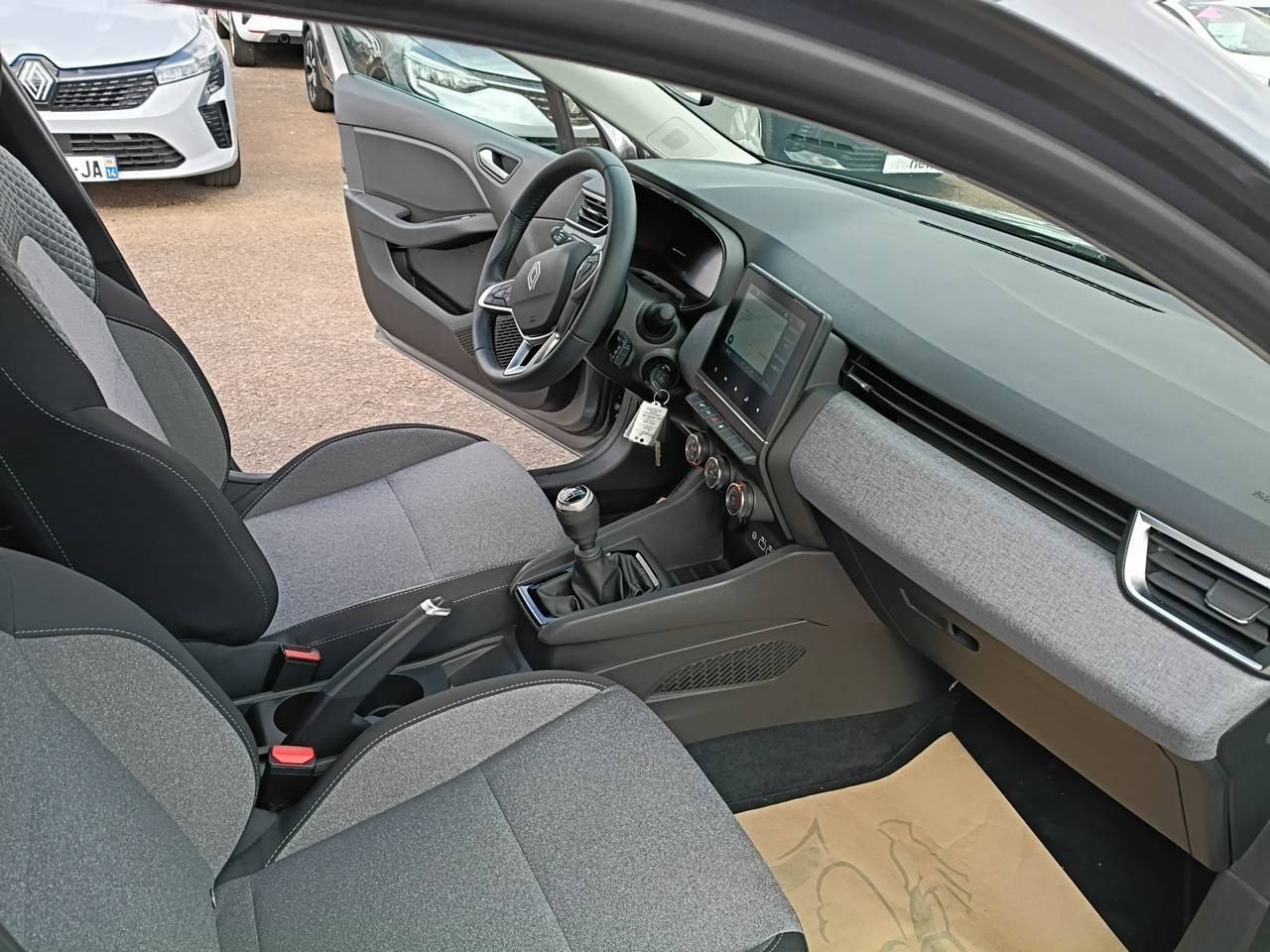 Vente en ligne Renault Clio 5 Clio Eco-G 100 ch GSR2 au prix de 16 590 €