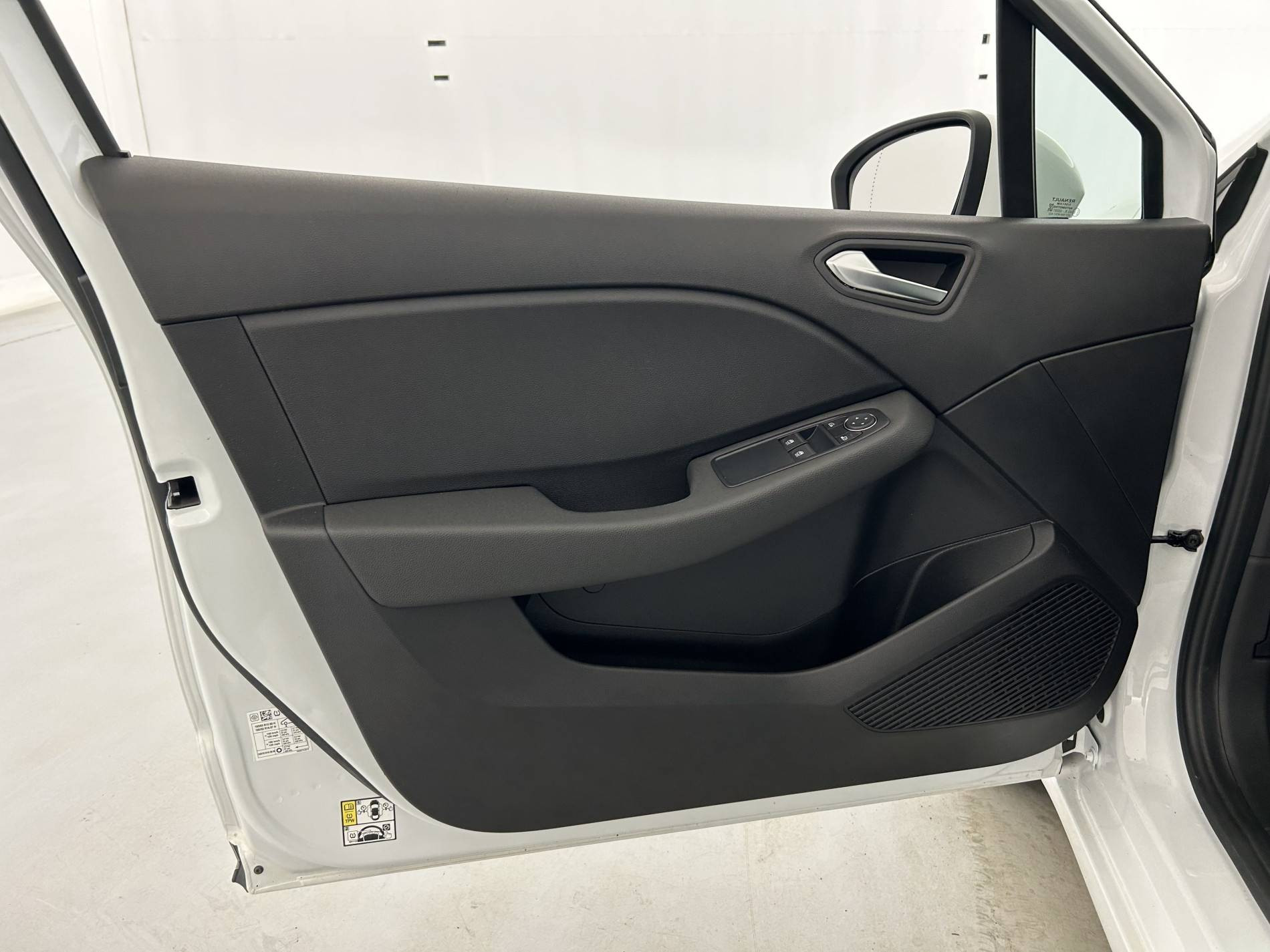 Vente en ligne Renault Clio 5 Clio E-Tech 140 - 21N au prix de 14 990 €