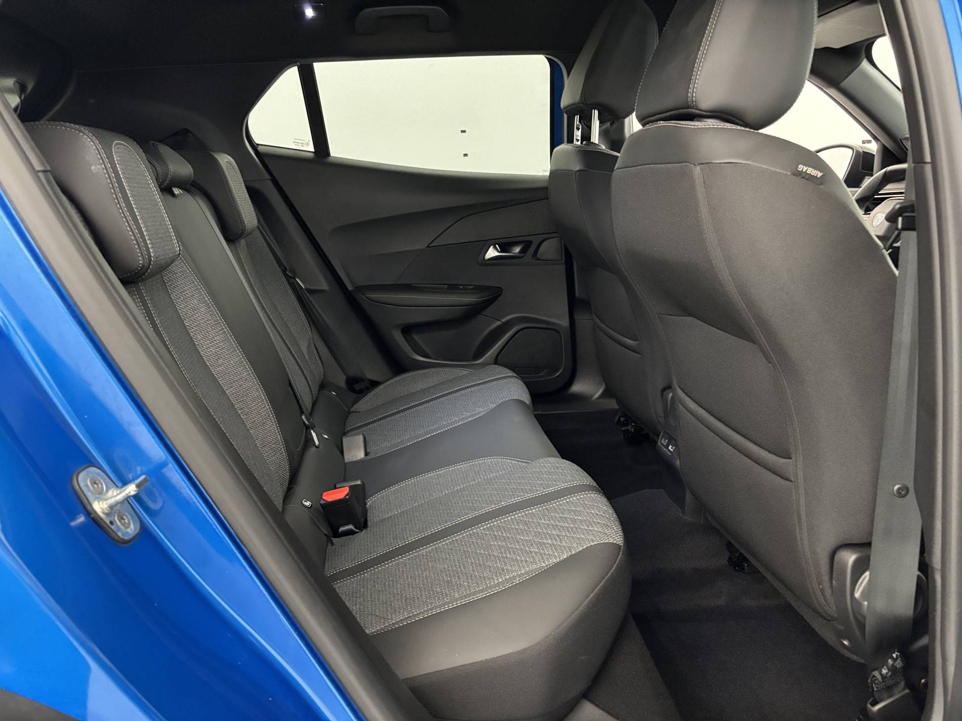 Vente en ligne Peugeot 2008  Hybrid 136 e-DCS6 au prix de 19 990 €