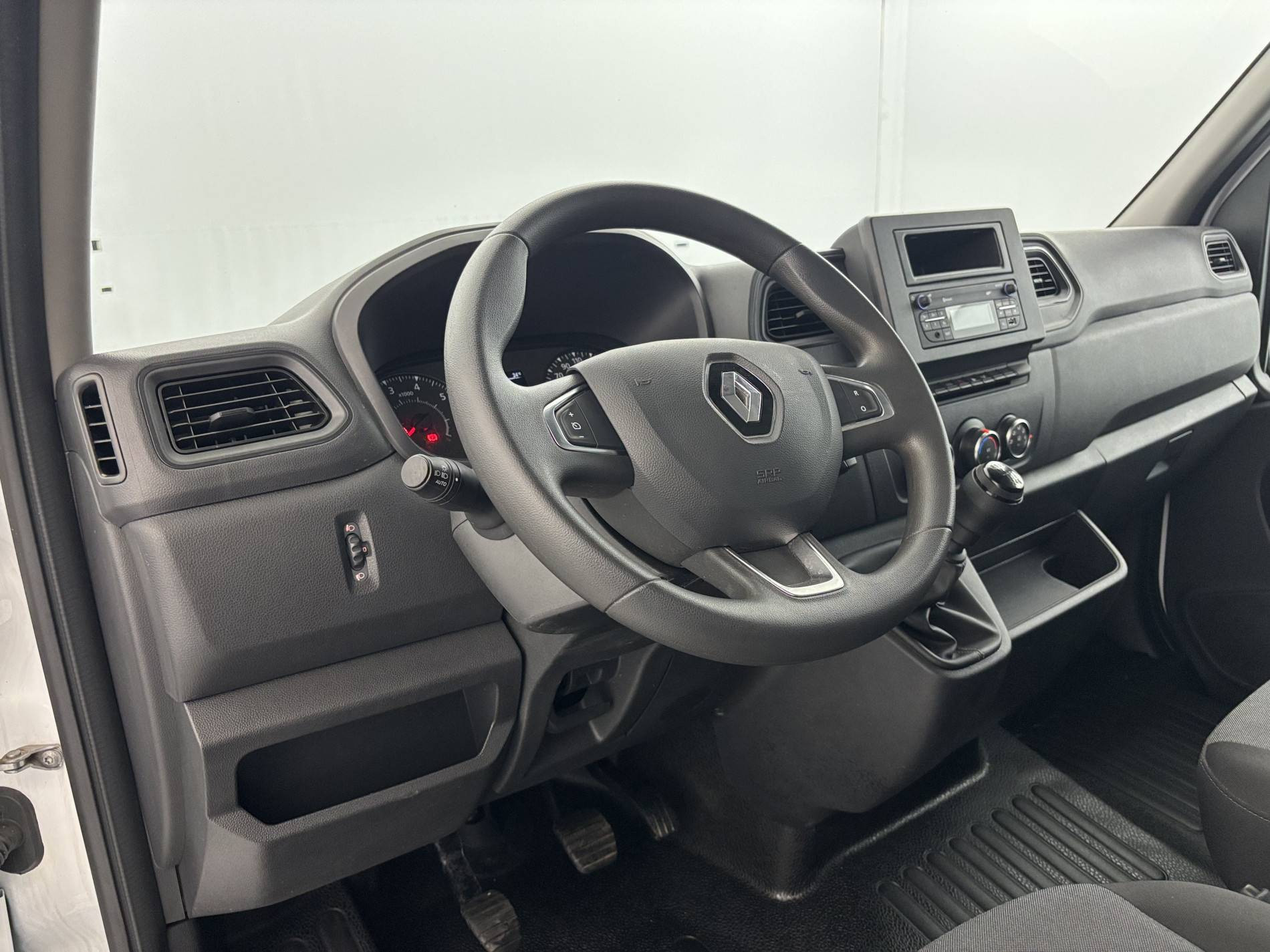Vente en ligne Renault Master Fourgon MASTER FGN TRAC F3500 L3H3 BLUE DCI 135 au prix de 27 000 €