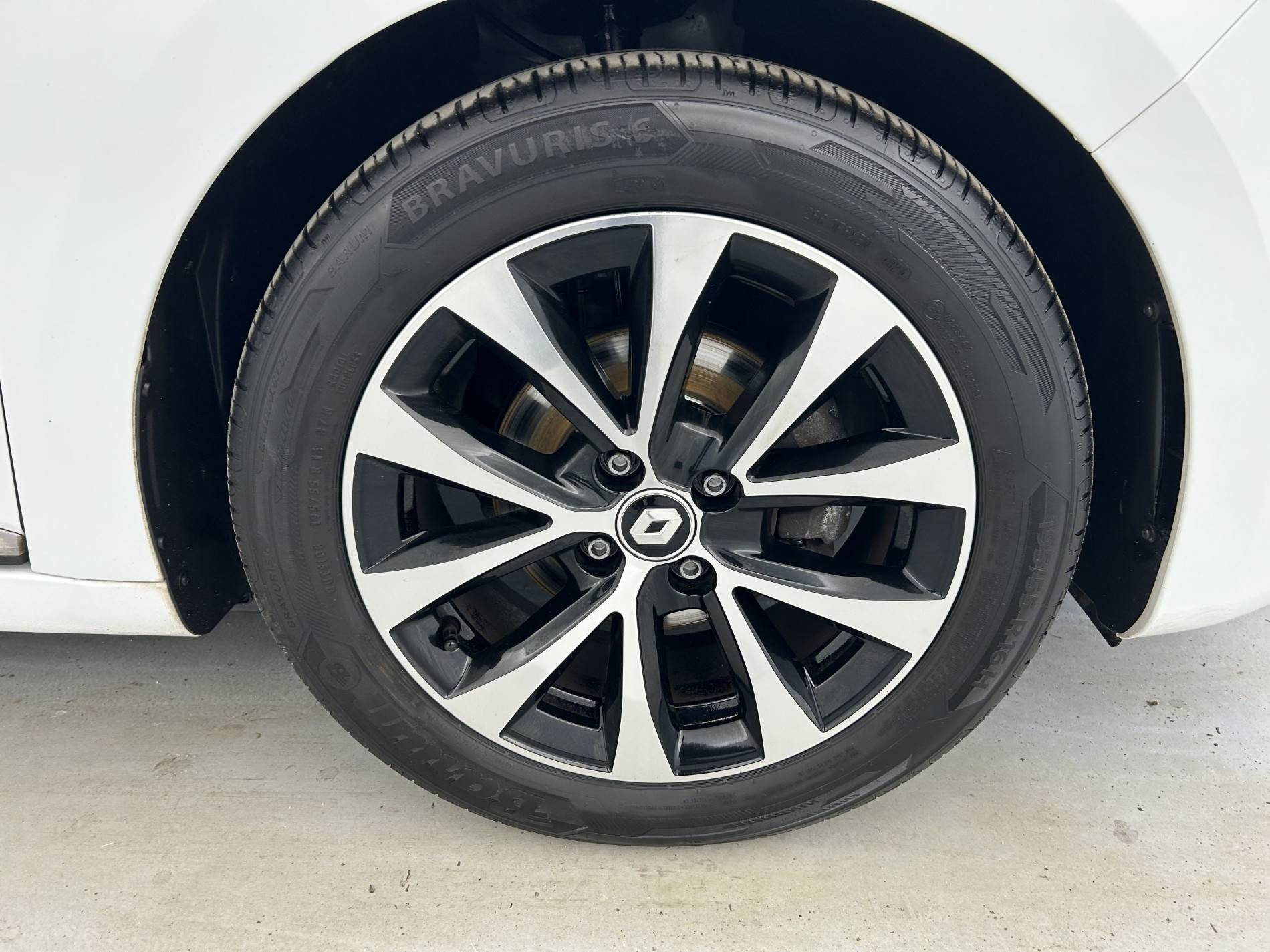 Vente en ligne Renault Clio 5 Clio TCe 90 au prix de 15 490 €