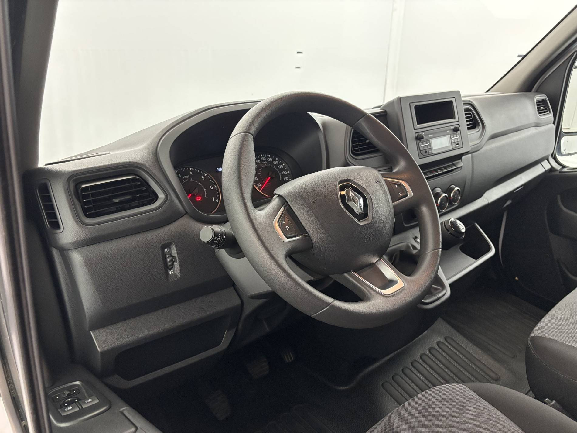 Vente en ligne Renault Master Fourgon MASTER FGN TRAC F3500 L2H2 BLUE DCI 135 au prix de 24 000 €
