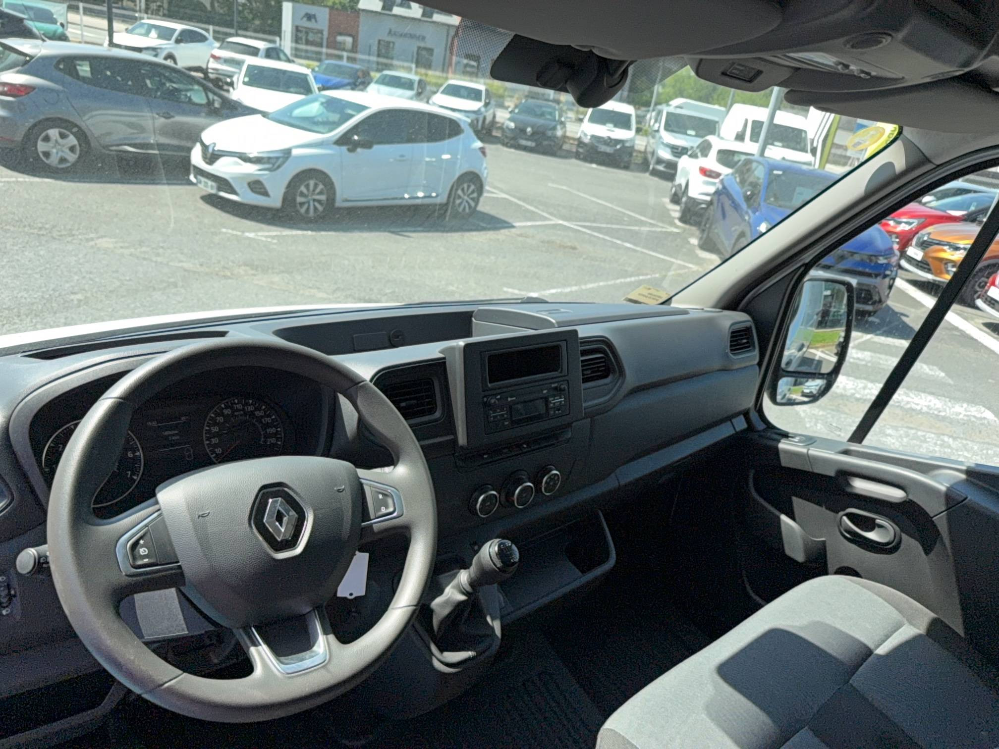 Vente en ligne Renault Master Fourgon MASTER FGN TRAC F3500 L2H2 BLUE DCI 135 au prix de 26 790 €