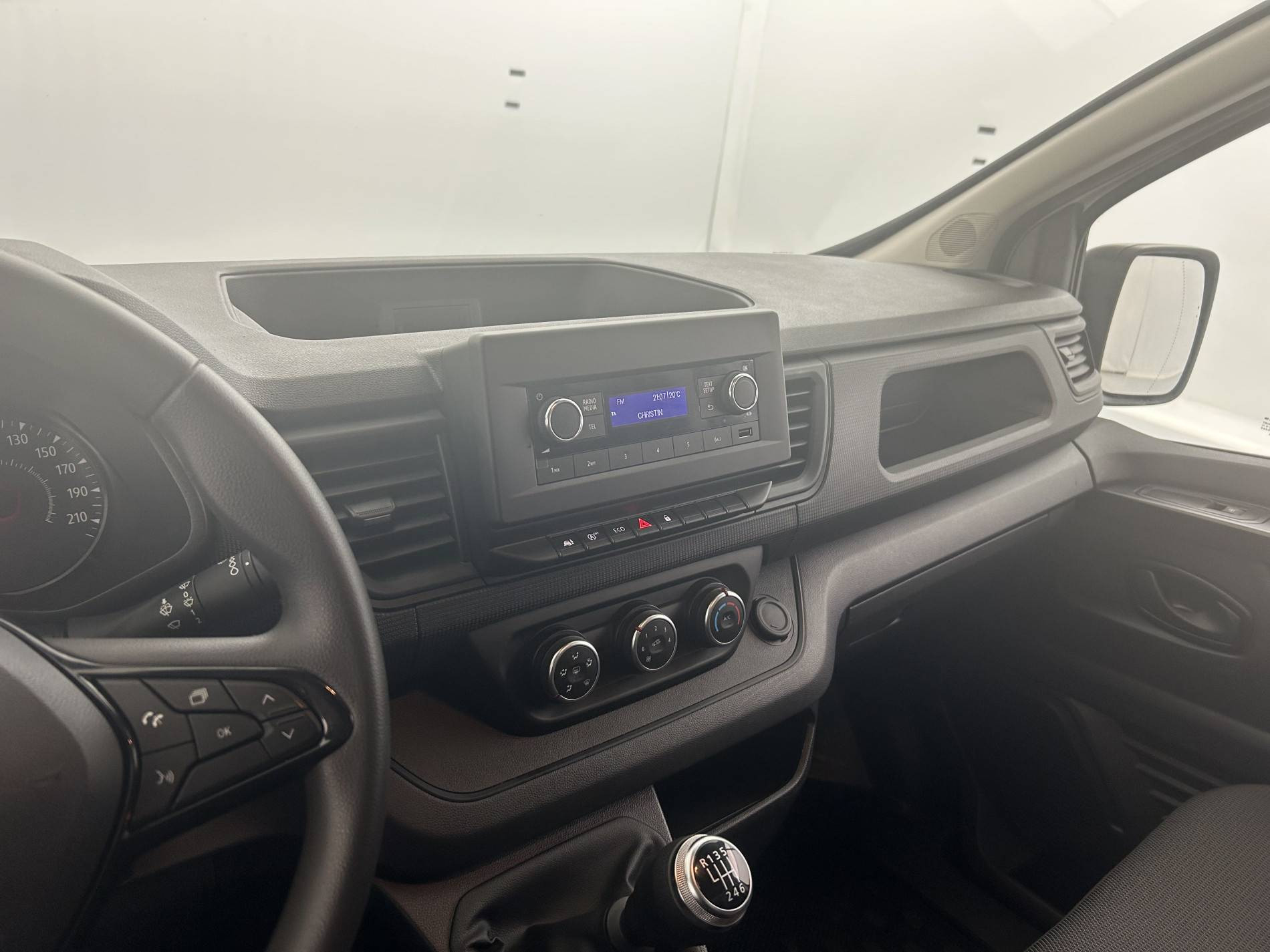 Vente en ligne Renault Trafic 3 Fourgon TRAFIC FG BLUE DCI 130 L1H1 3T GSR2 au prix de 23 990 €