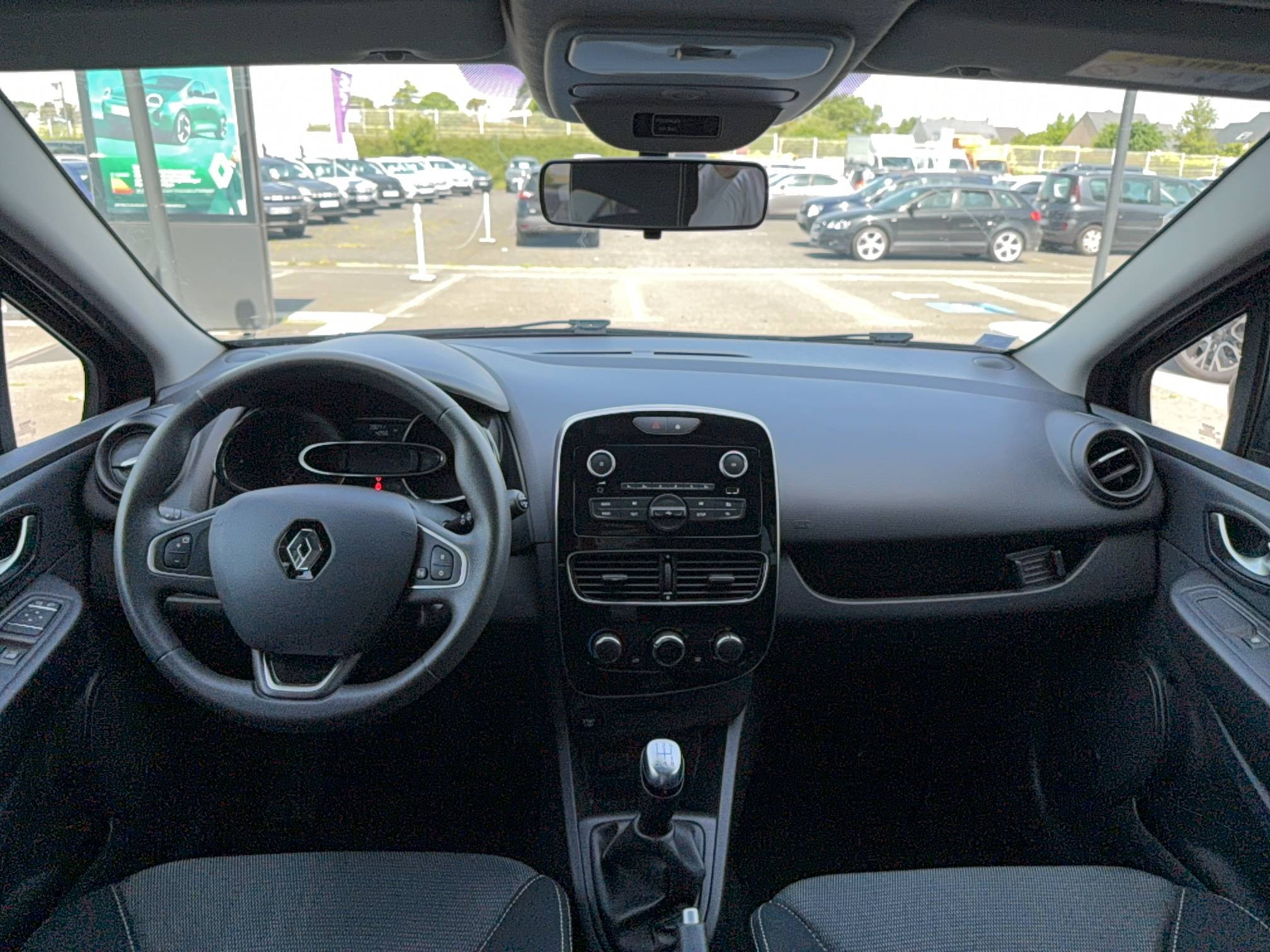 Vente en ligne Renault Clio 4 Clio 1.2 16V 75 au prix de 10 590 €