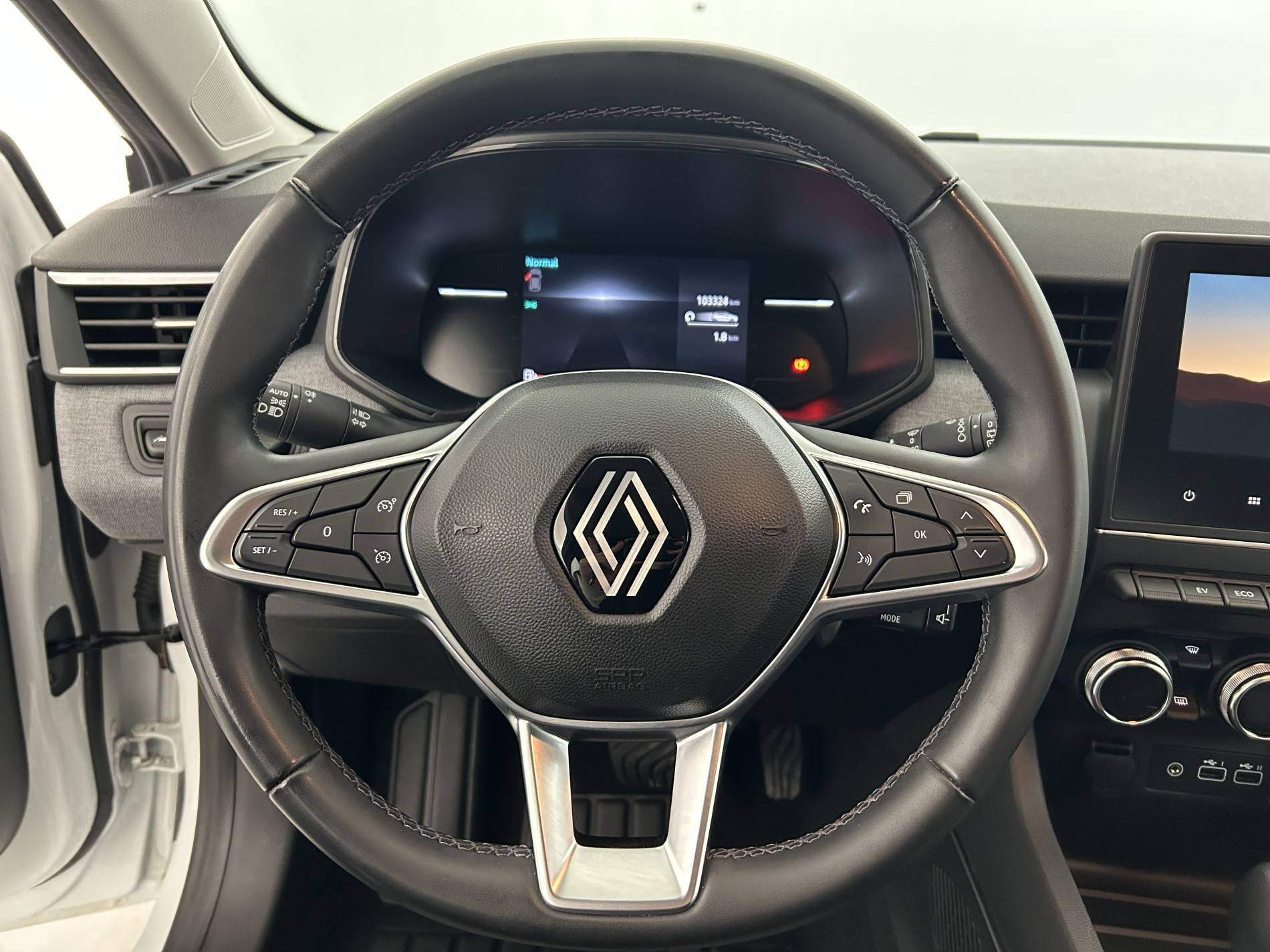 Vente en ligne Renault Clio 5 Clio E-Tech full hybrid 145 au prix de 16 991 €