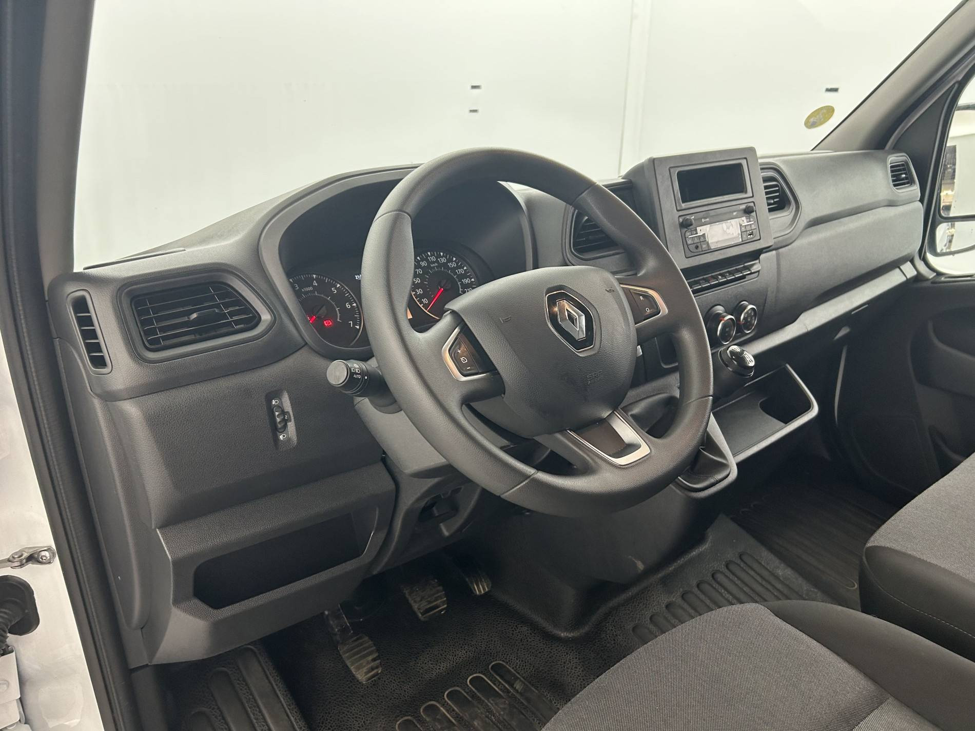 Vente en ligne Renault Master Fourgon MASTER FGN TRAC F3500 L2H2 BLUE DCI 135 au prix de 24 000 €